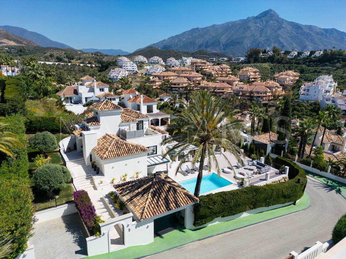 Villa for sale in Los Naranjos Hill Club