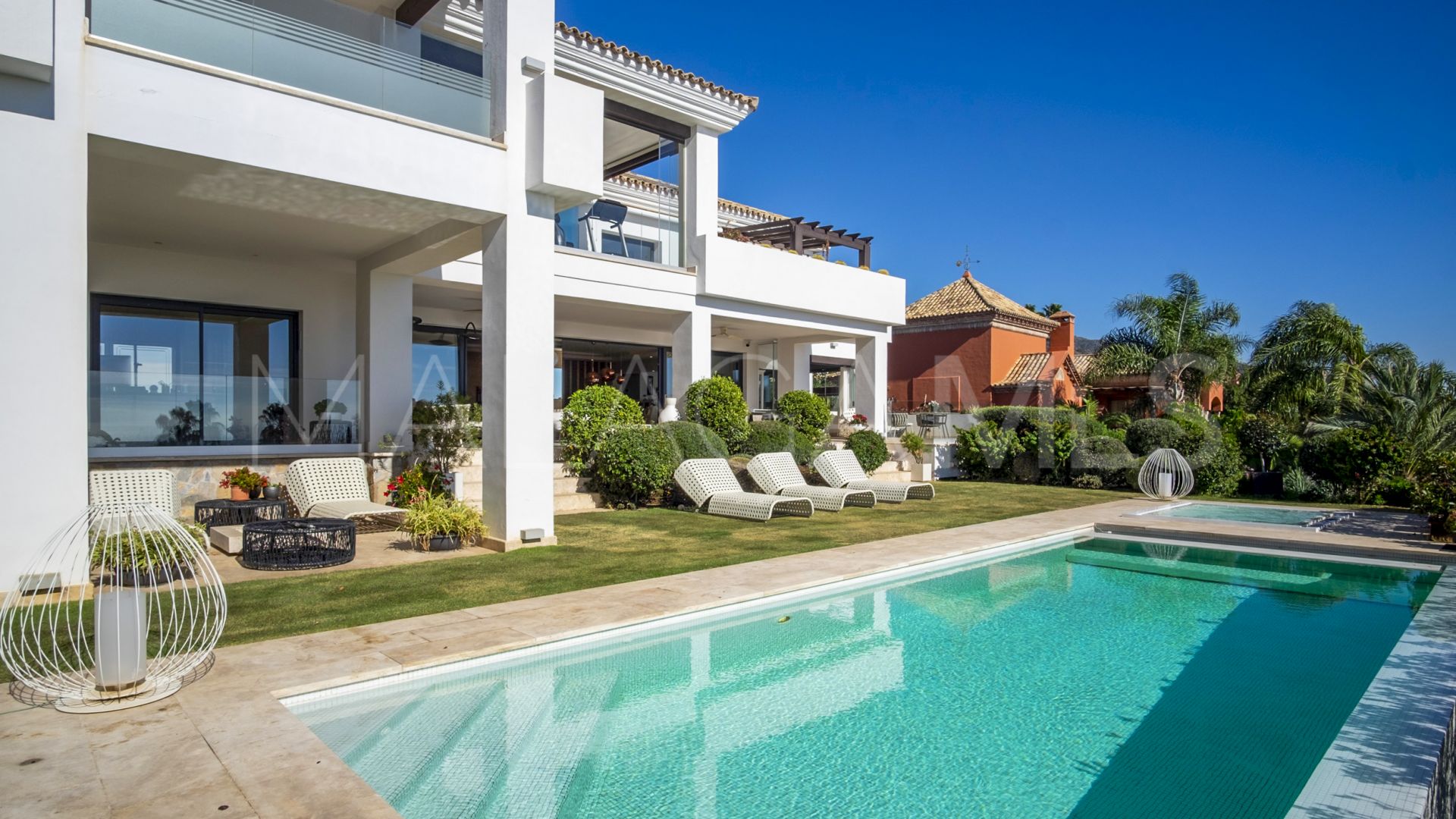 Se vende villa in Sierra Blanca with 7 bedrooms