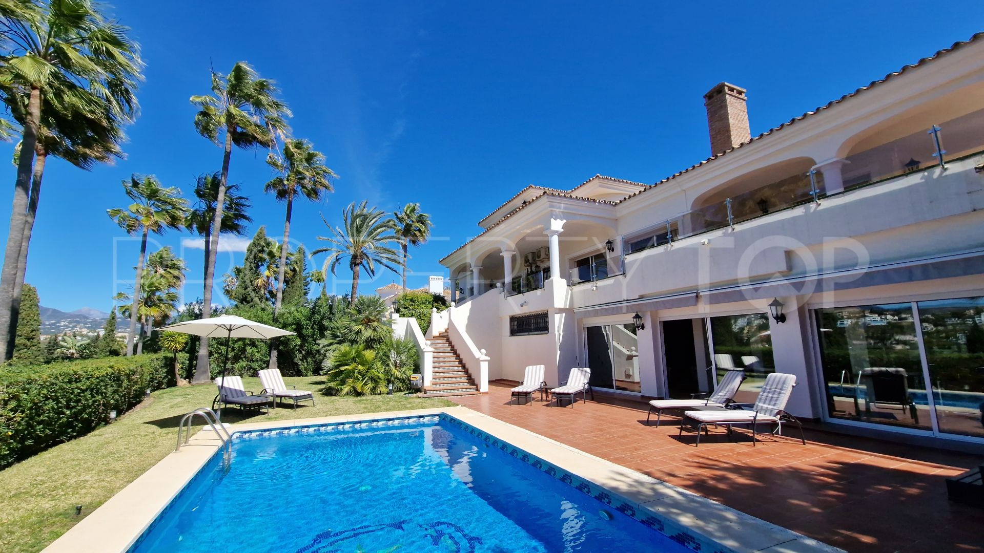 For sale El Paraiso villa with 4 bedrooms