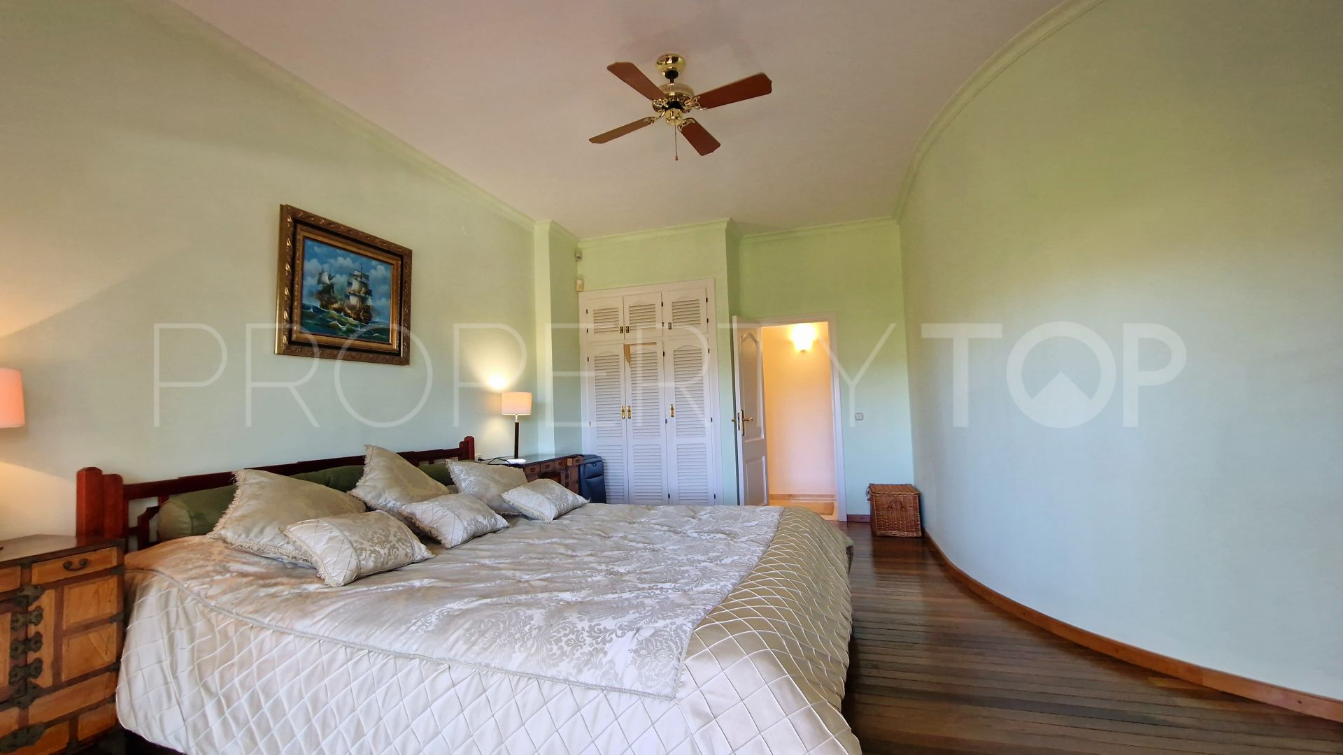 Villa en venta con 4 dormitorios en El Paraiso