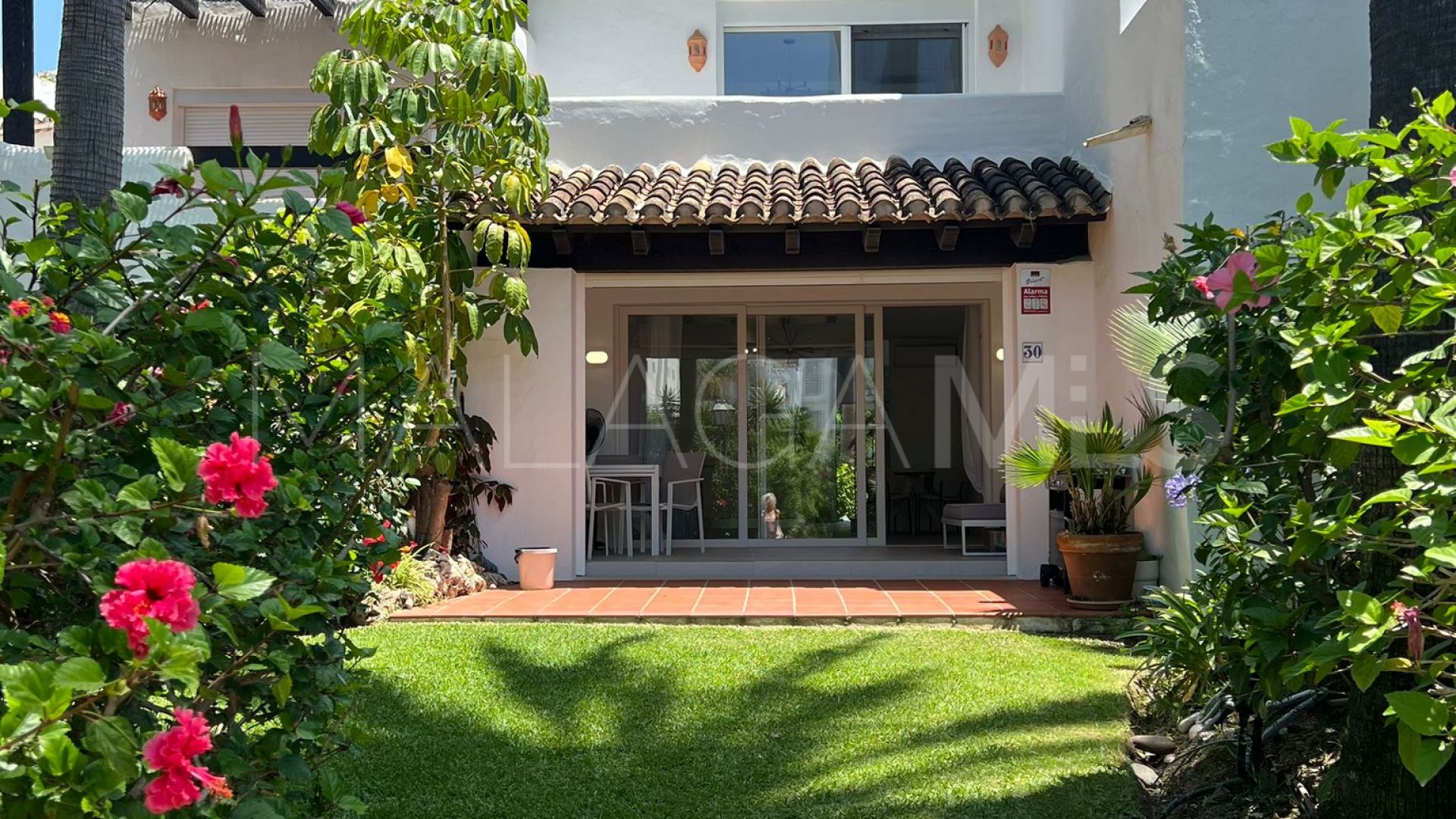 Buy adosado in Costalita with 3 bedrooms