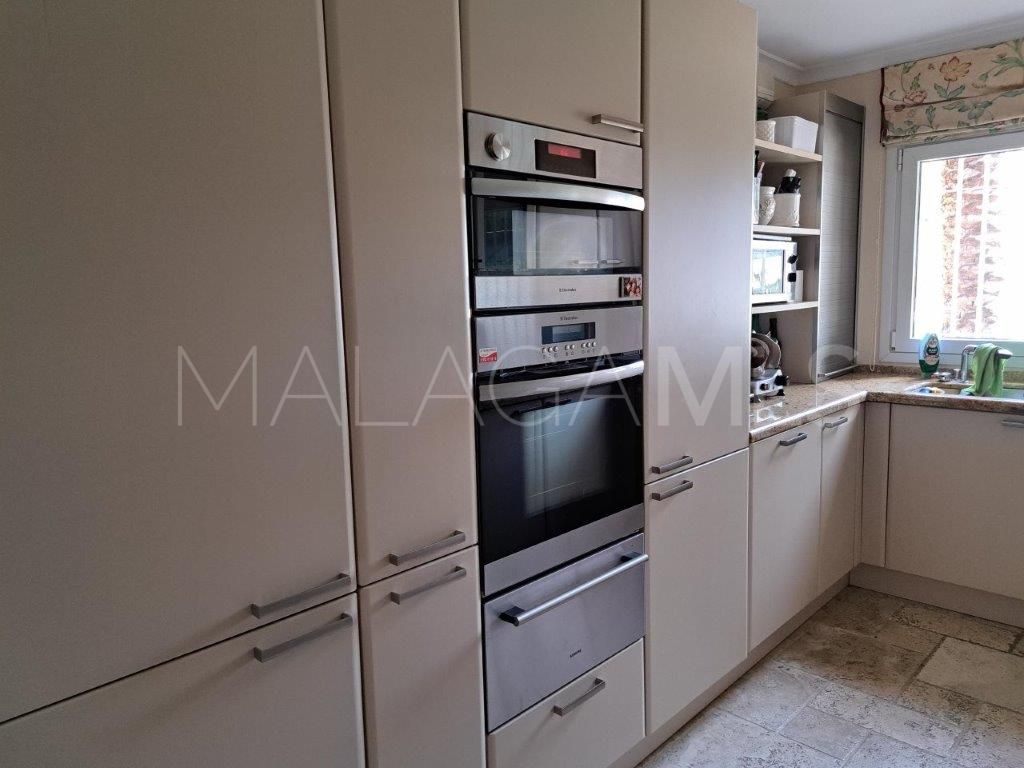 Town house for sale in Nueva Andalucia