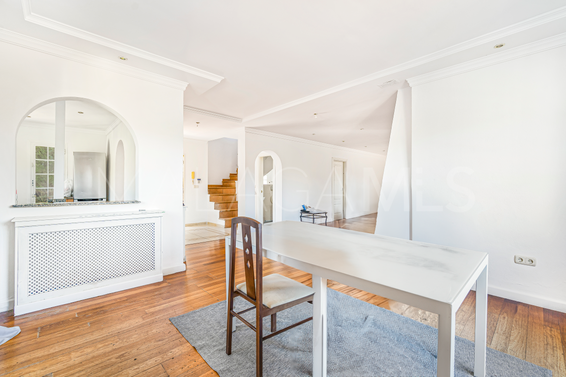 Villa for sale in Parque Elviria