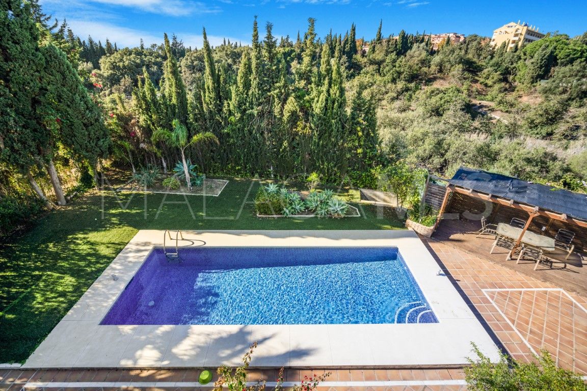 Villa for sale in Parque Elviria
