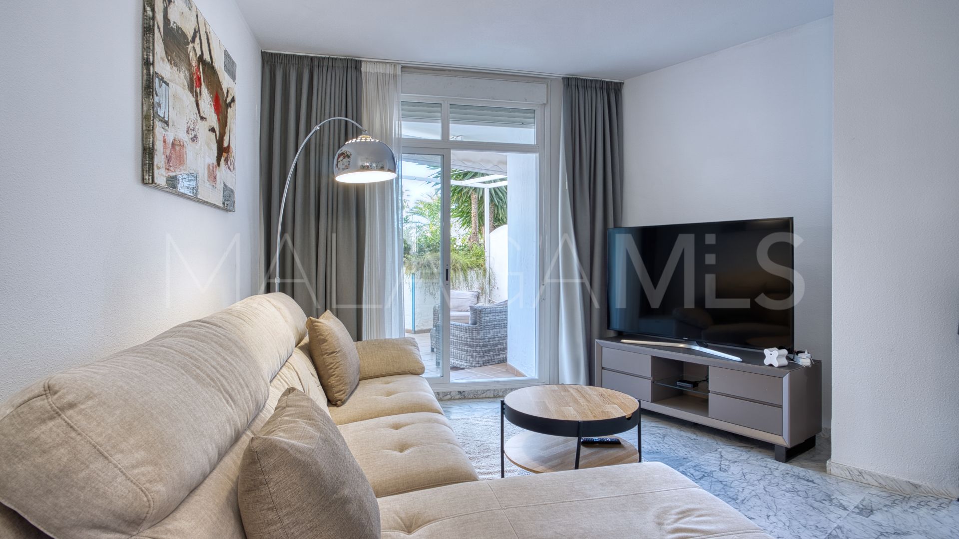 Buy ground floor apartment in Marbella Real with 2 bedrooms