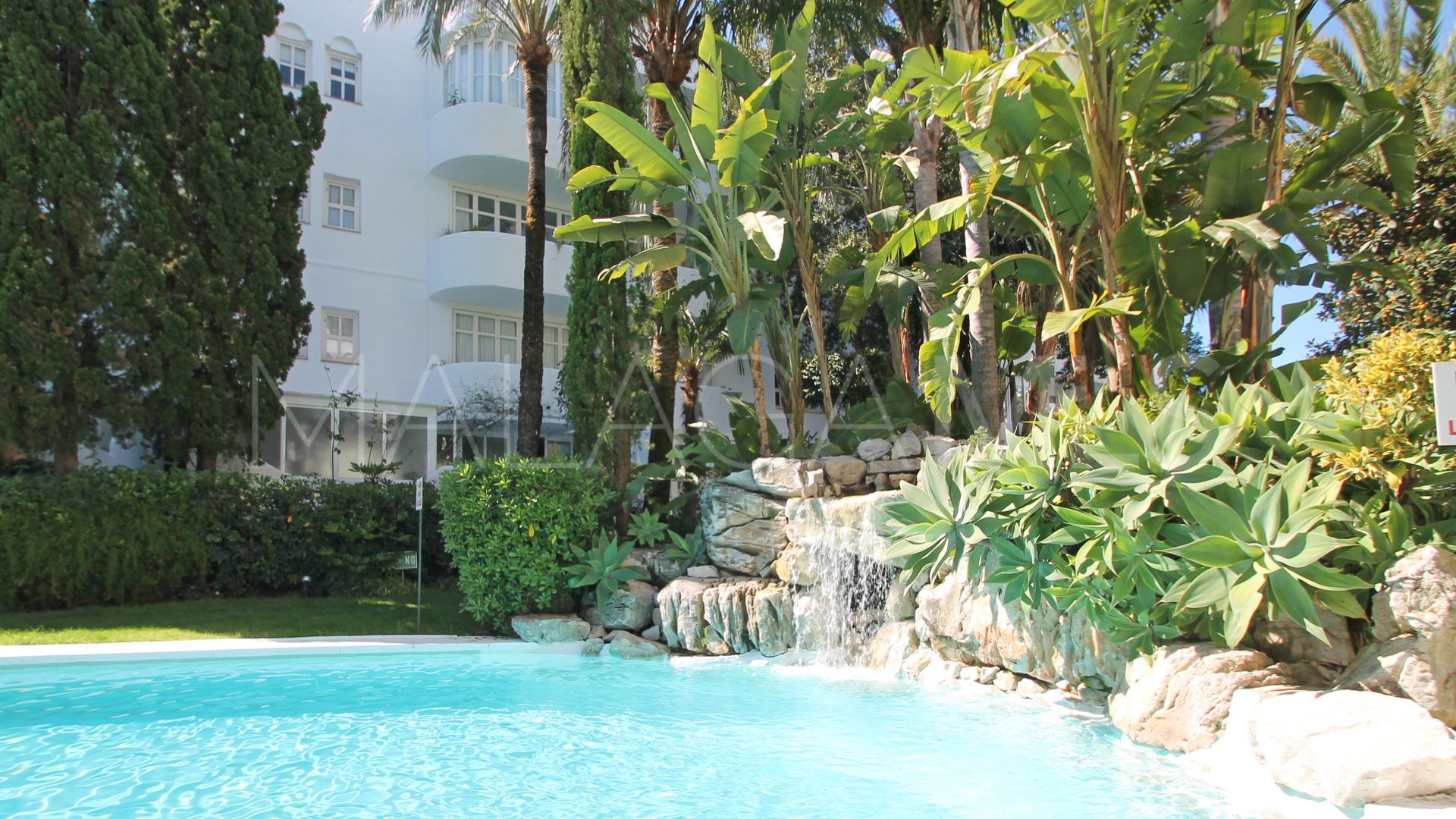 Buy ground floor apartment in Marbella Real with 2 bedrooms