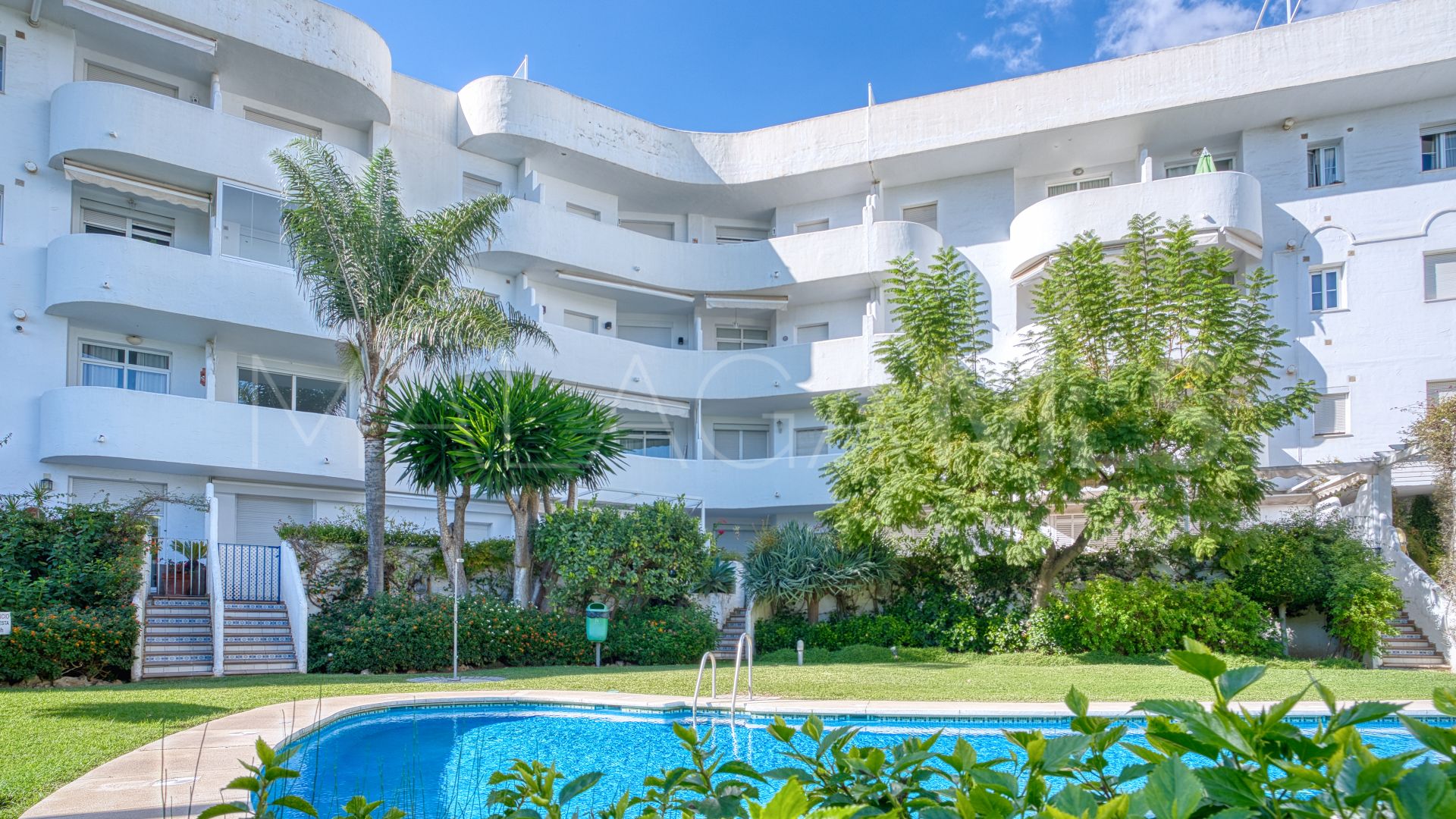 Buy ground floor apartment in Marbella Real with 2 bedrooms