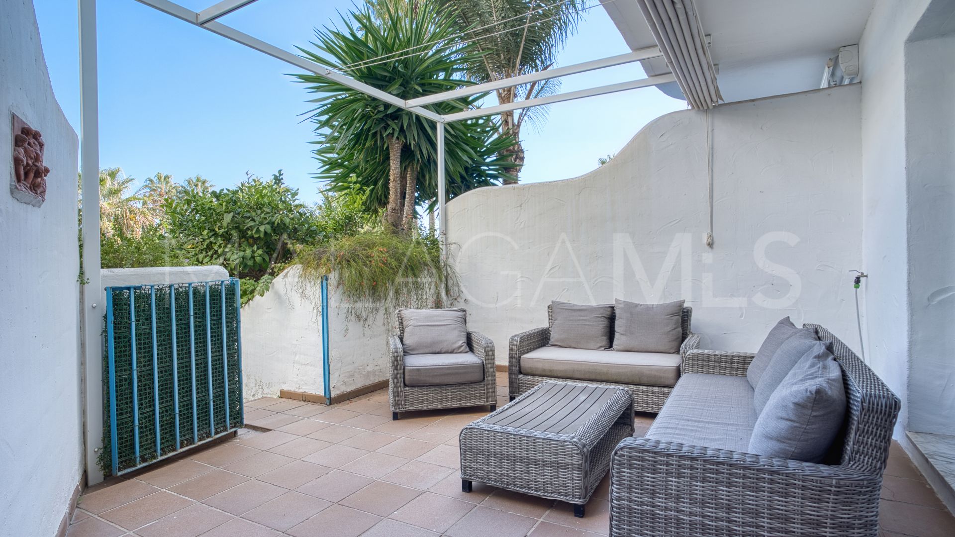 Buy ground floor apartment in Marbella Real with 2 bedrooms