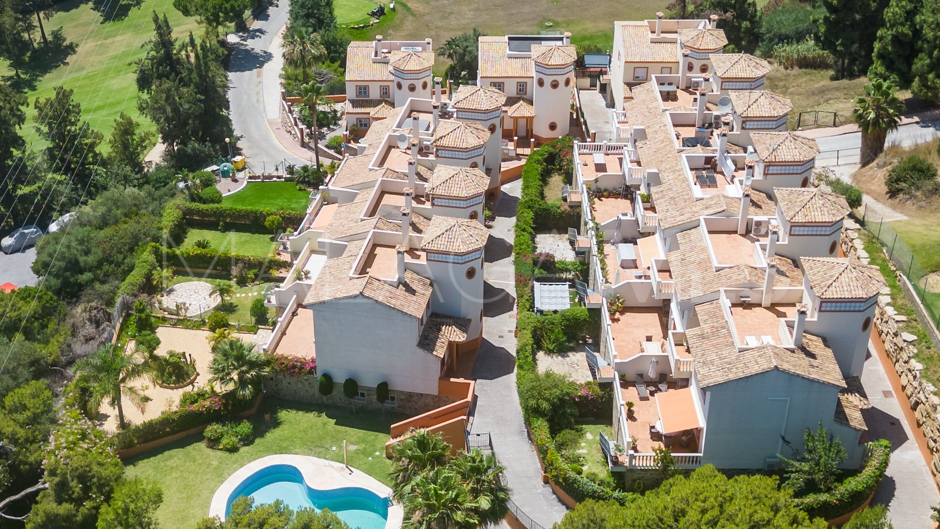 Villa for sale de 5 bedrooms in Calahonda