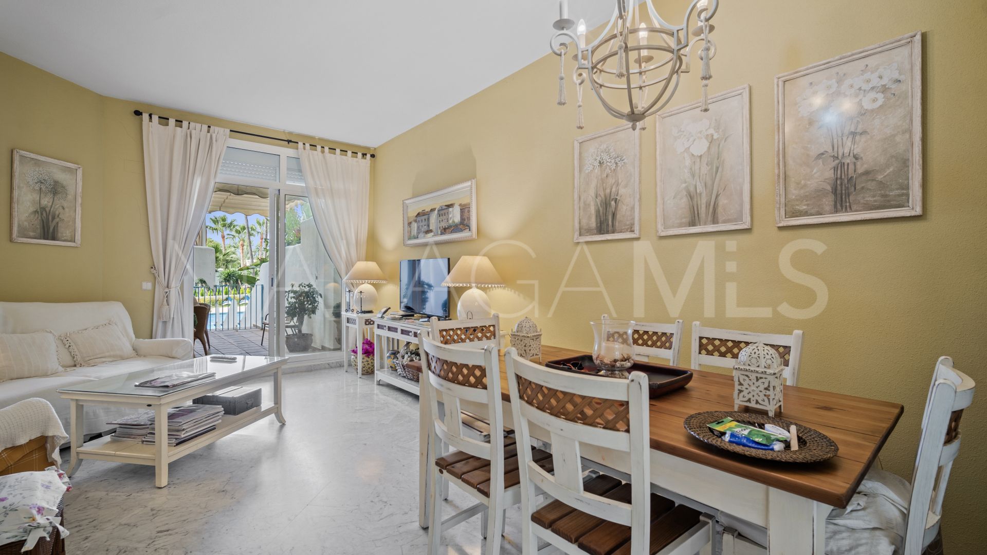 Erdgeschosswohnung for sale in Marbella Real