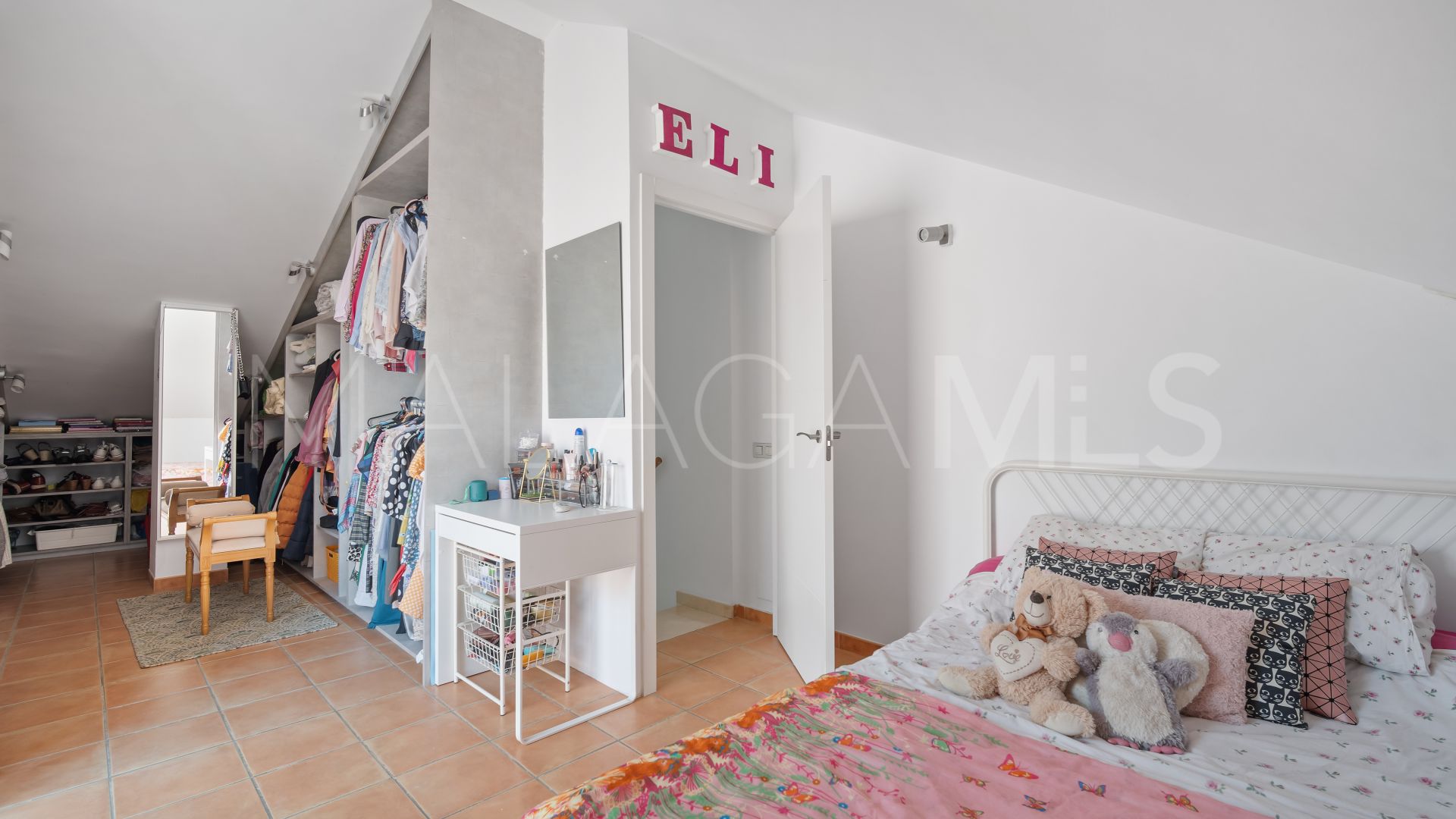 Buy adosado de 5 bedrooms in Nueva Andalucia