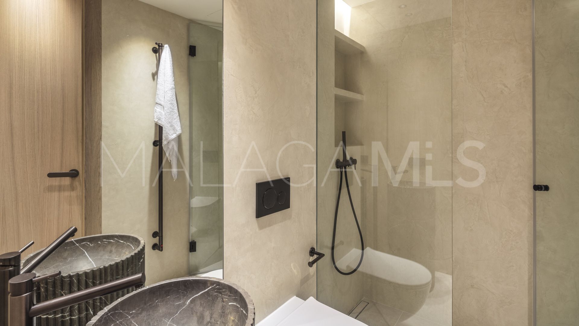 For sale ground floor apartment in Puente Romano