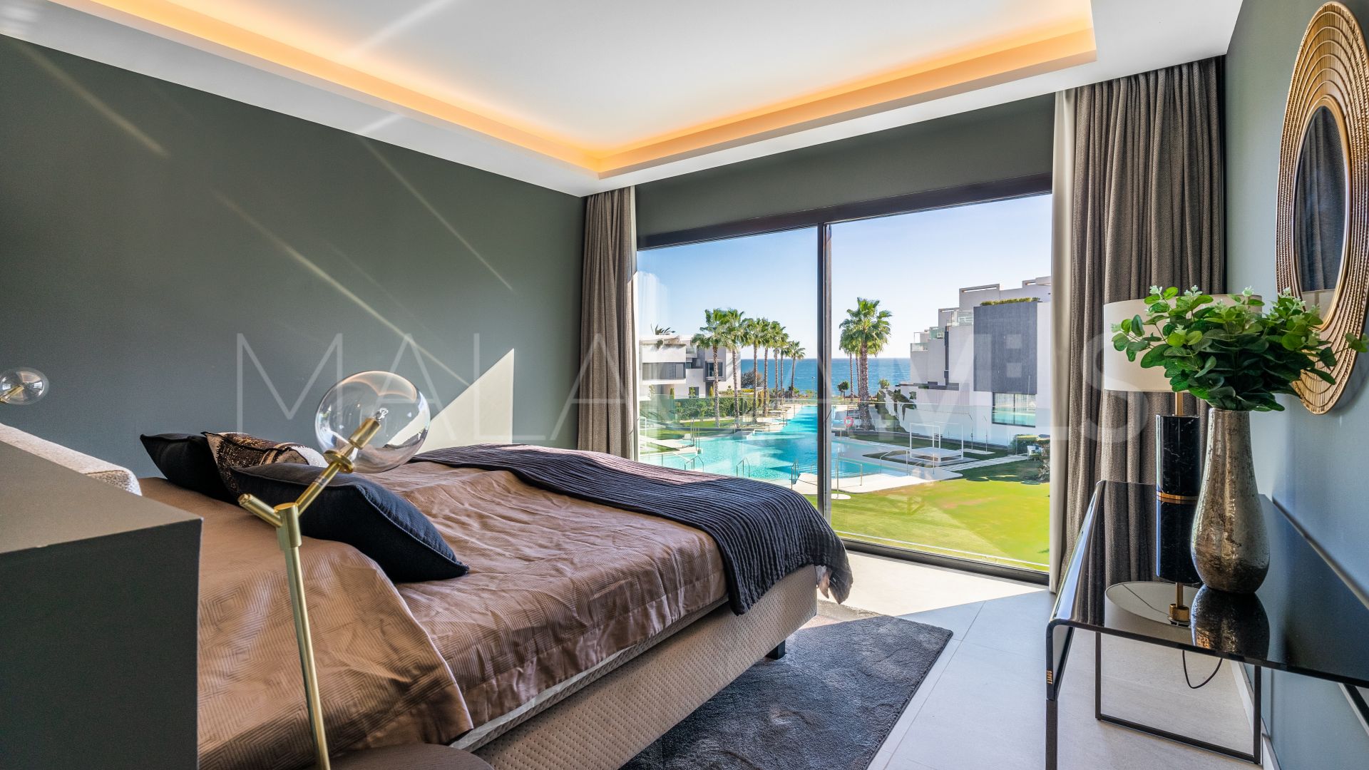 Adosado de 4 bedrooms a la venta in Estepona