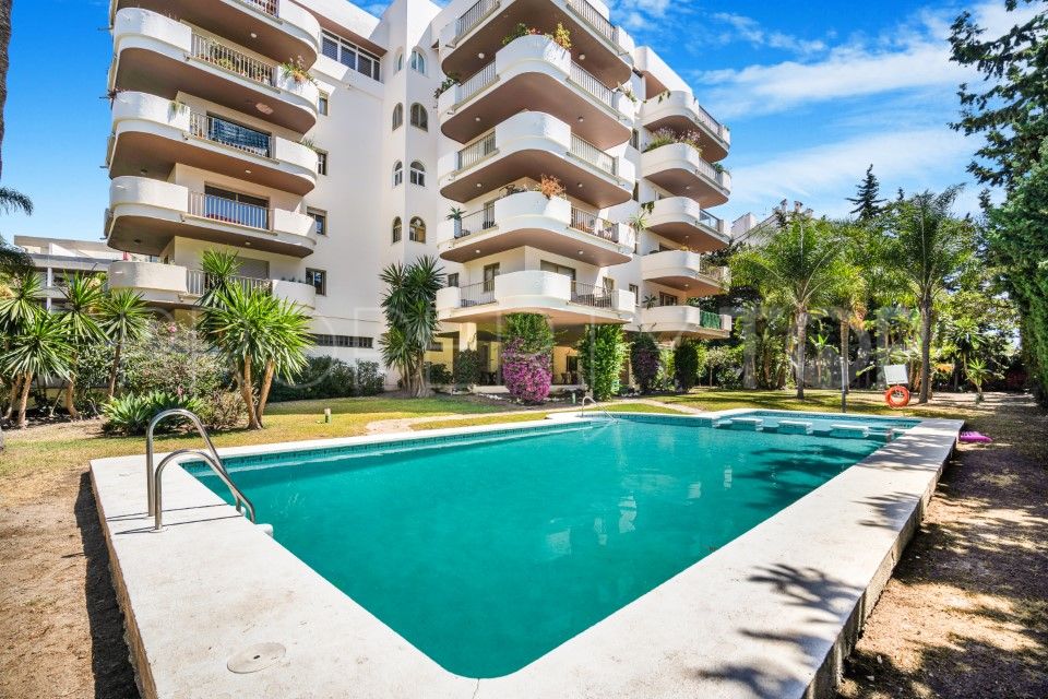 Se vende apartamento con 2 dormitorios en Nueva Andalucia