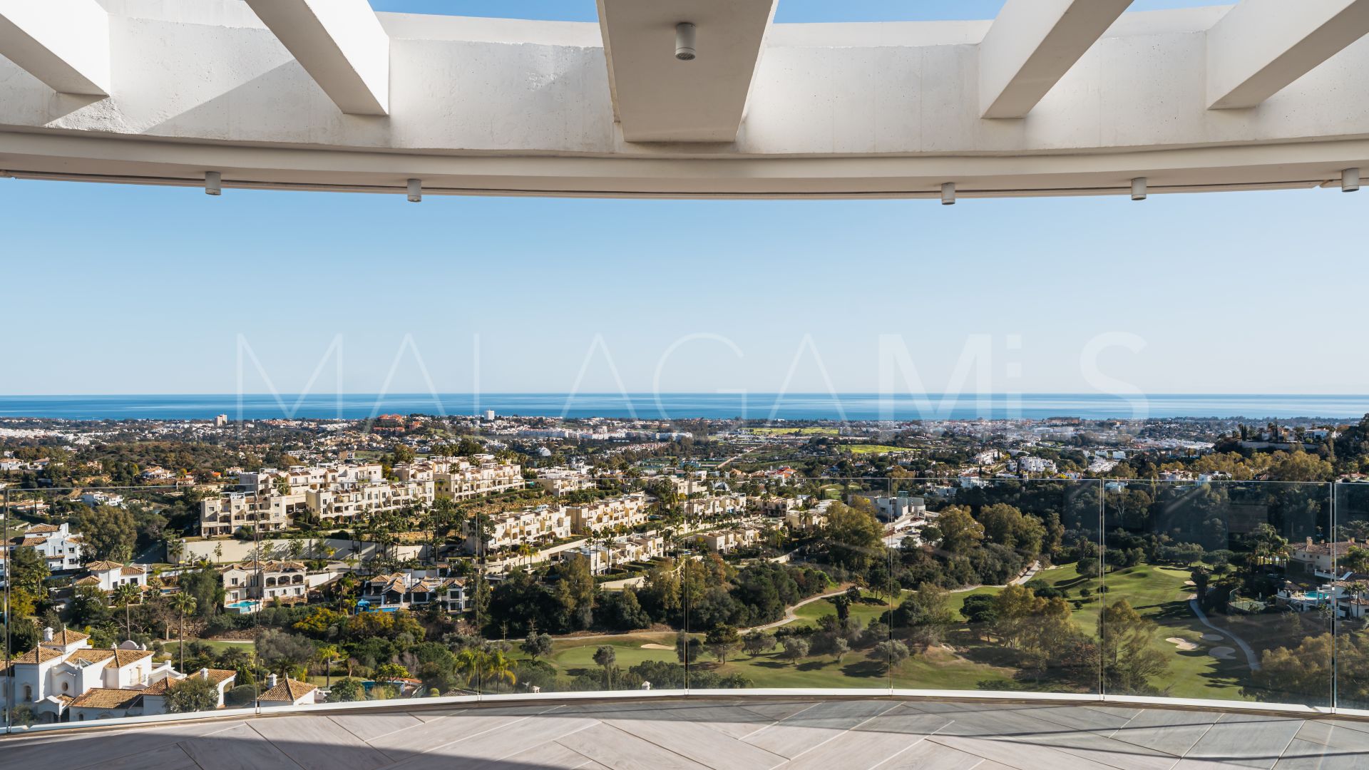 For sale 3 bedrooms penthouse in The View Marbella