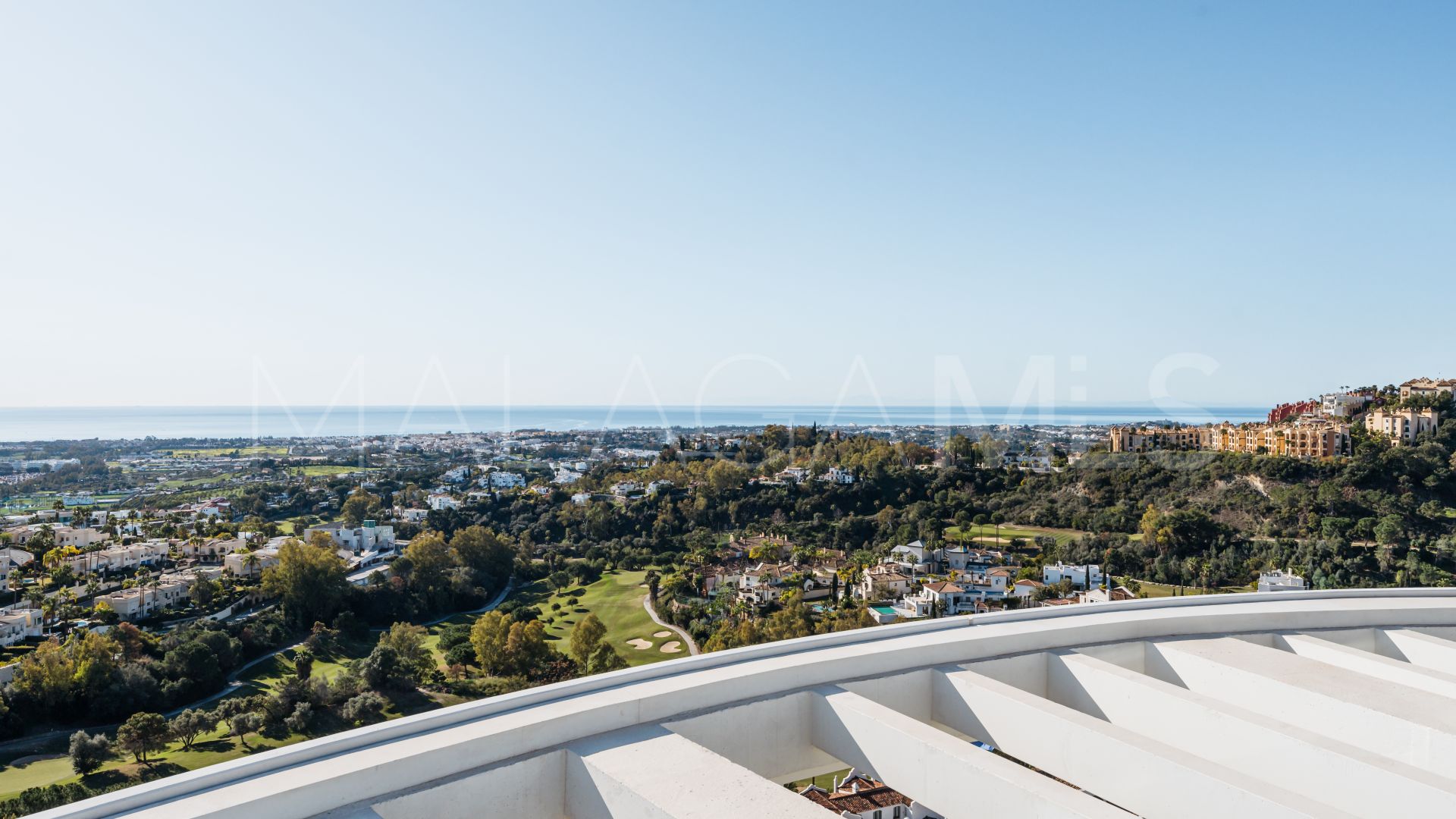 For sale 3 bedrooms penthouse in The View Marbella