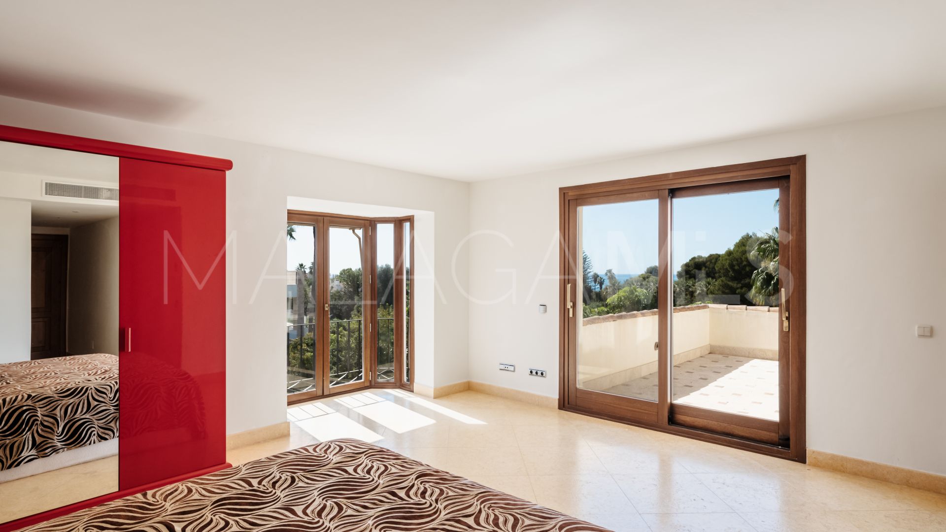 Villa a la venta in Altos de Puente Romano de 5 bedrooms