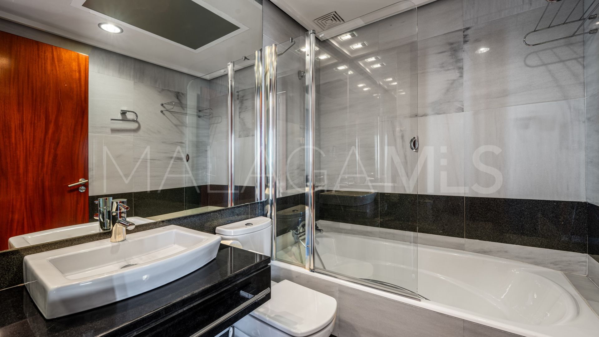 Buy villa in Los Monteros