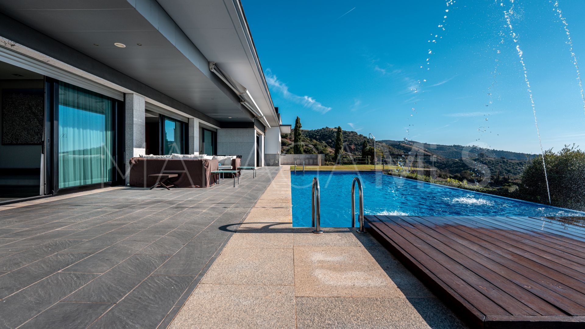 Buy villa in Los Monteros