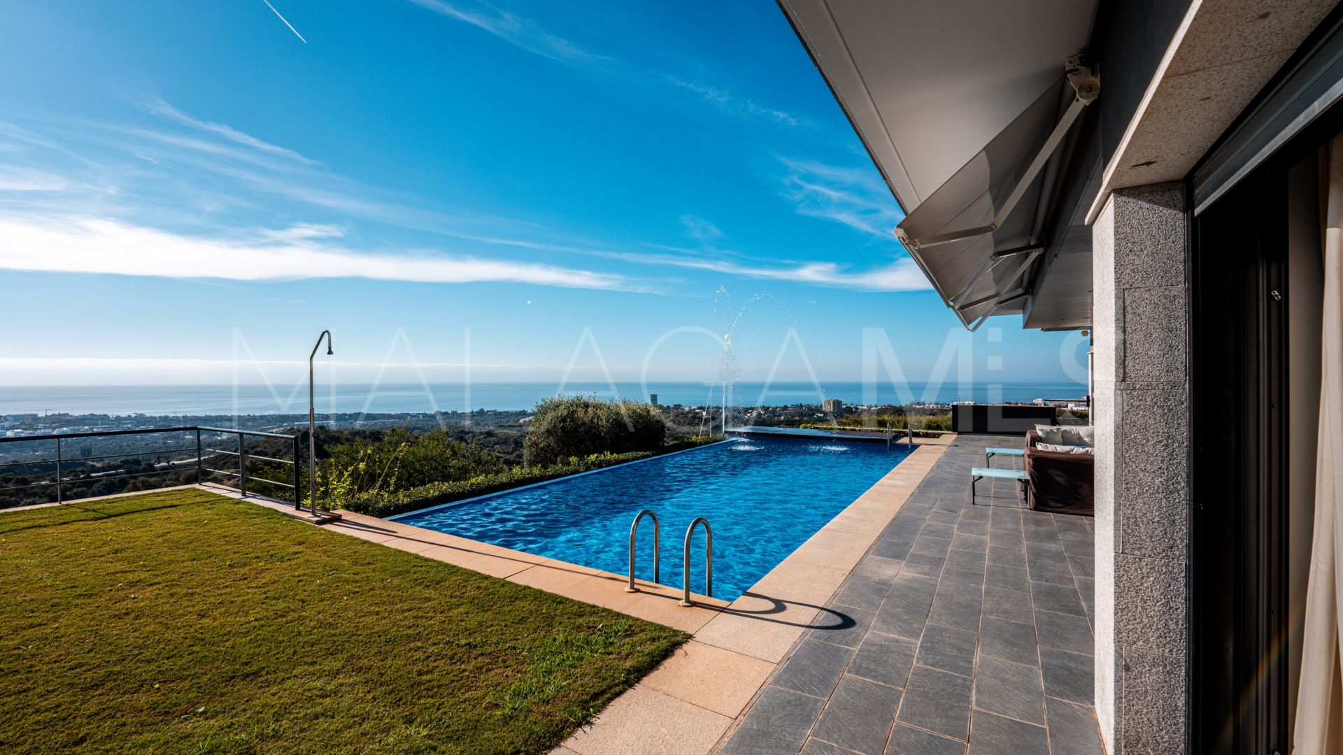 Buy villa in Los Monteros