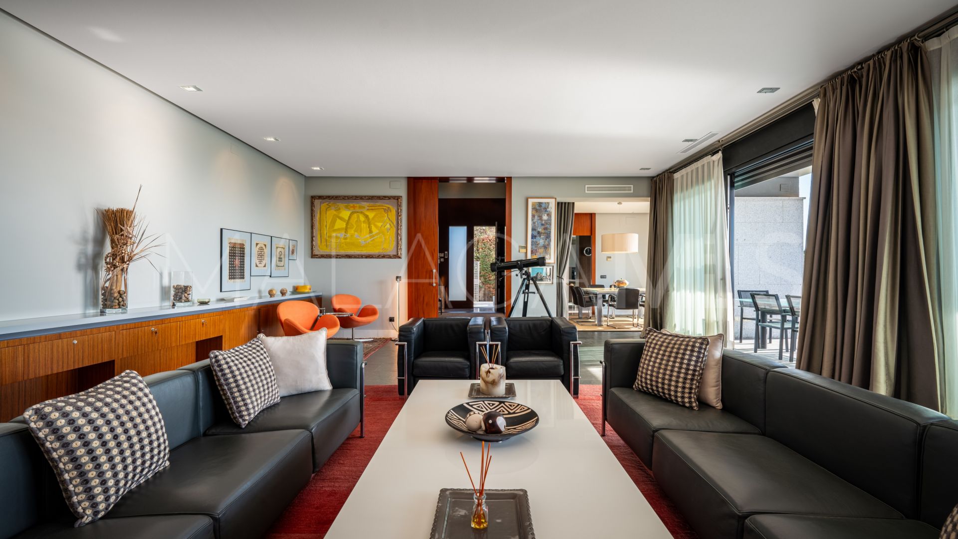 Buy villa in Los Monteros