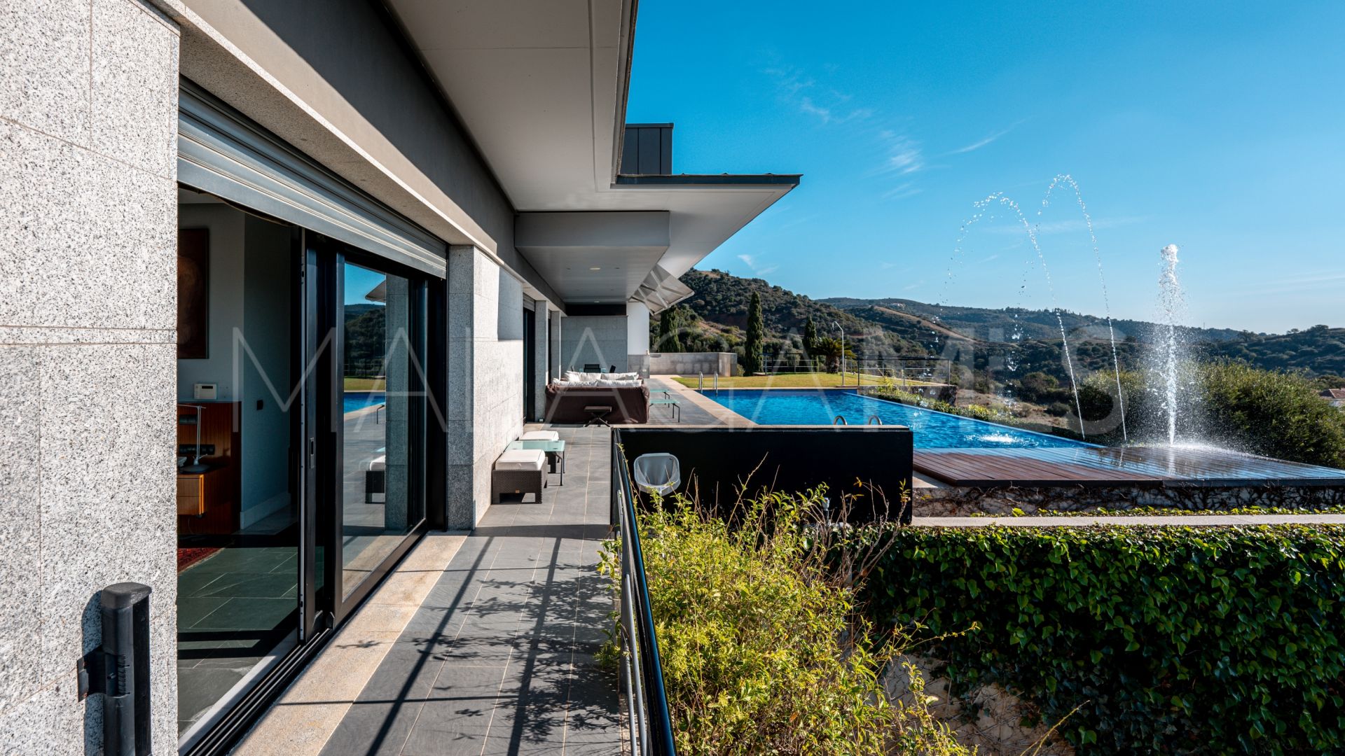 Buy villa in Los Monteros