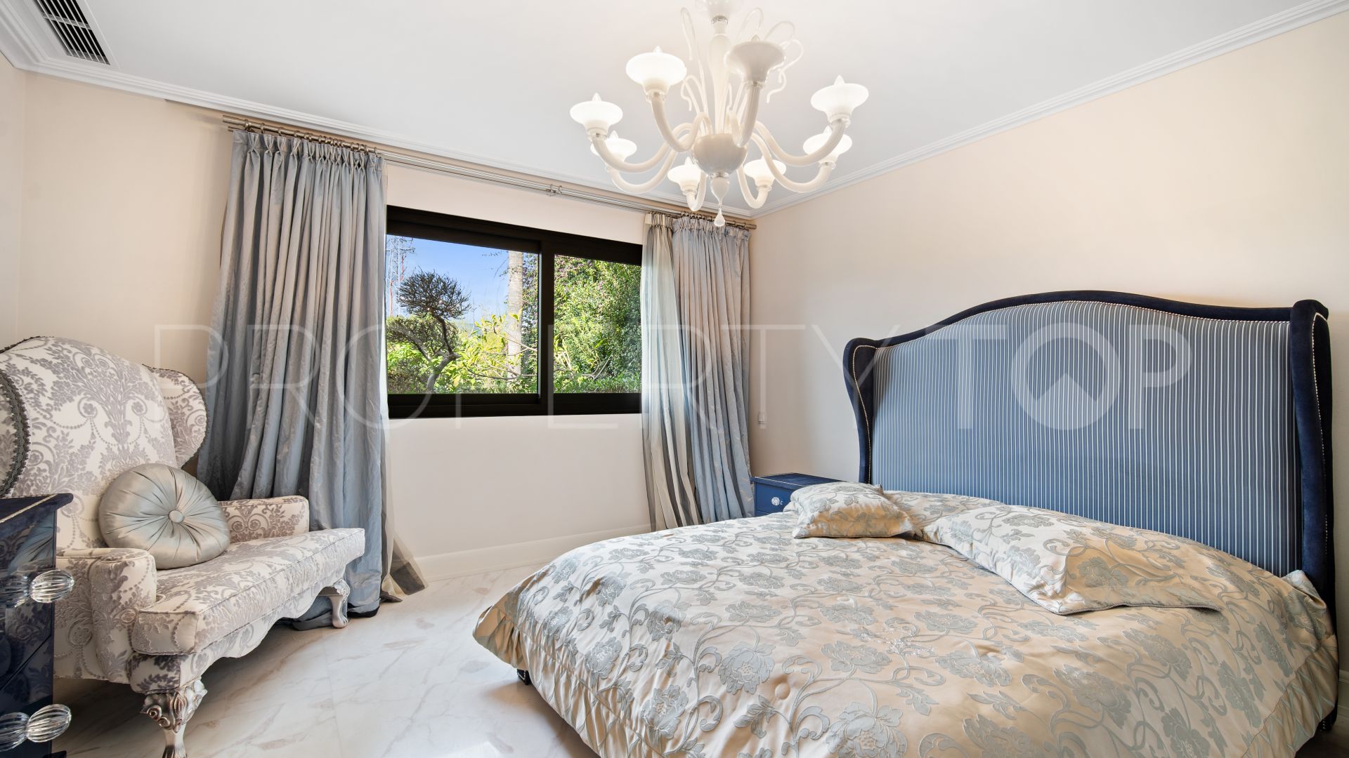 Lomas de Magna Marbella, villa a la venta