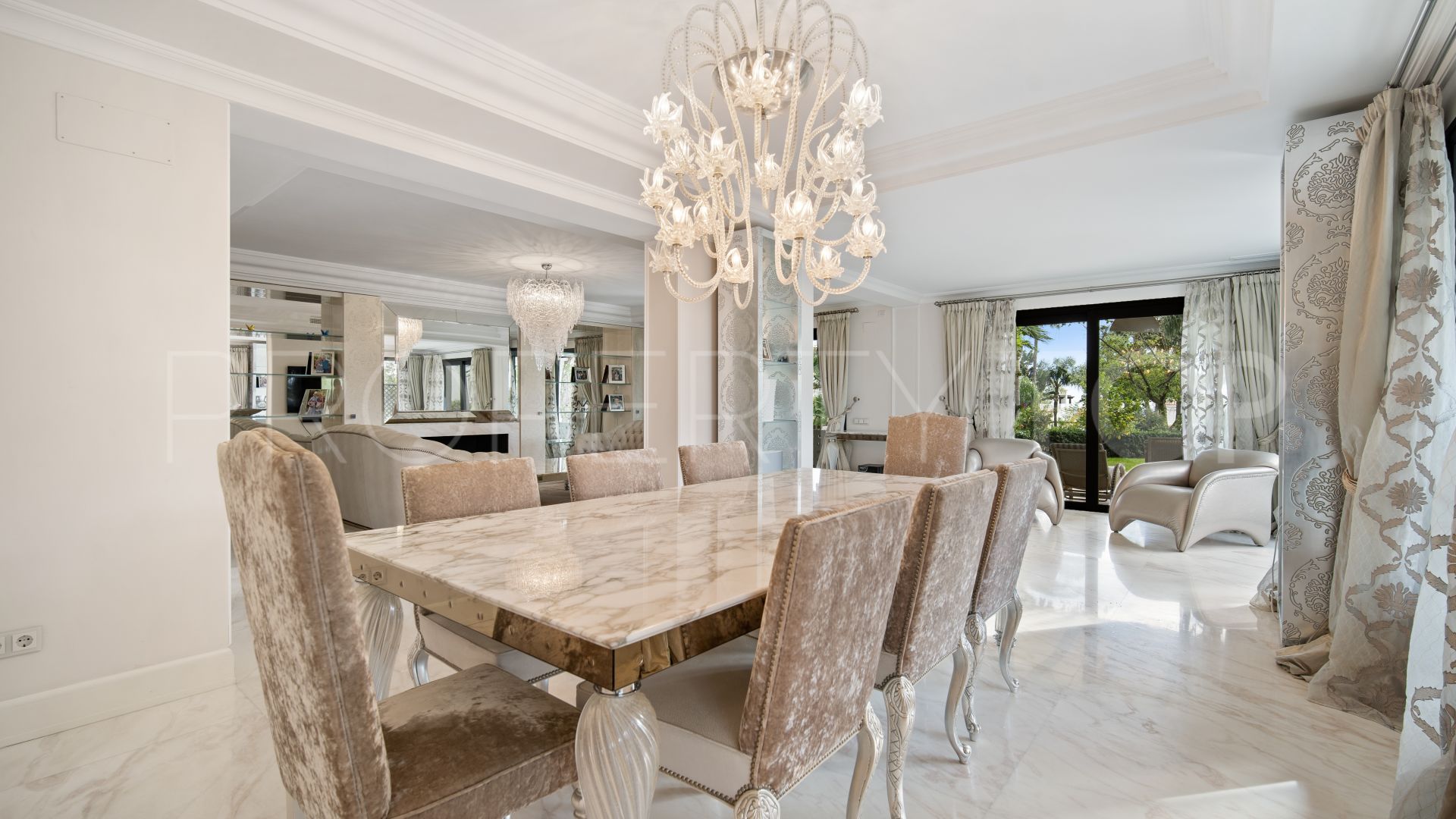 Lomas de Magna Marbella, villa a la venta