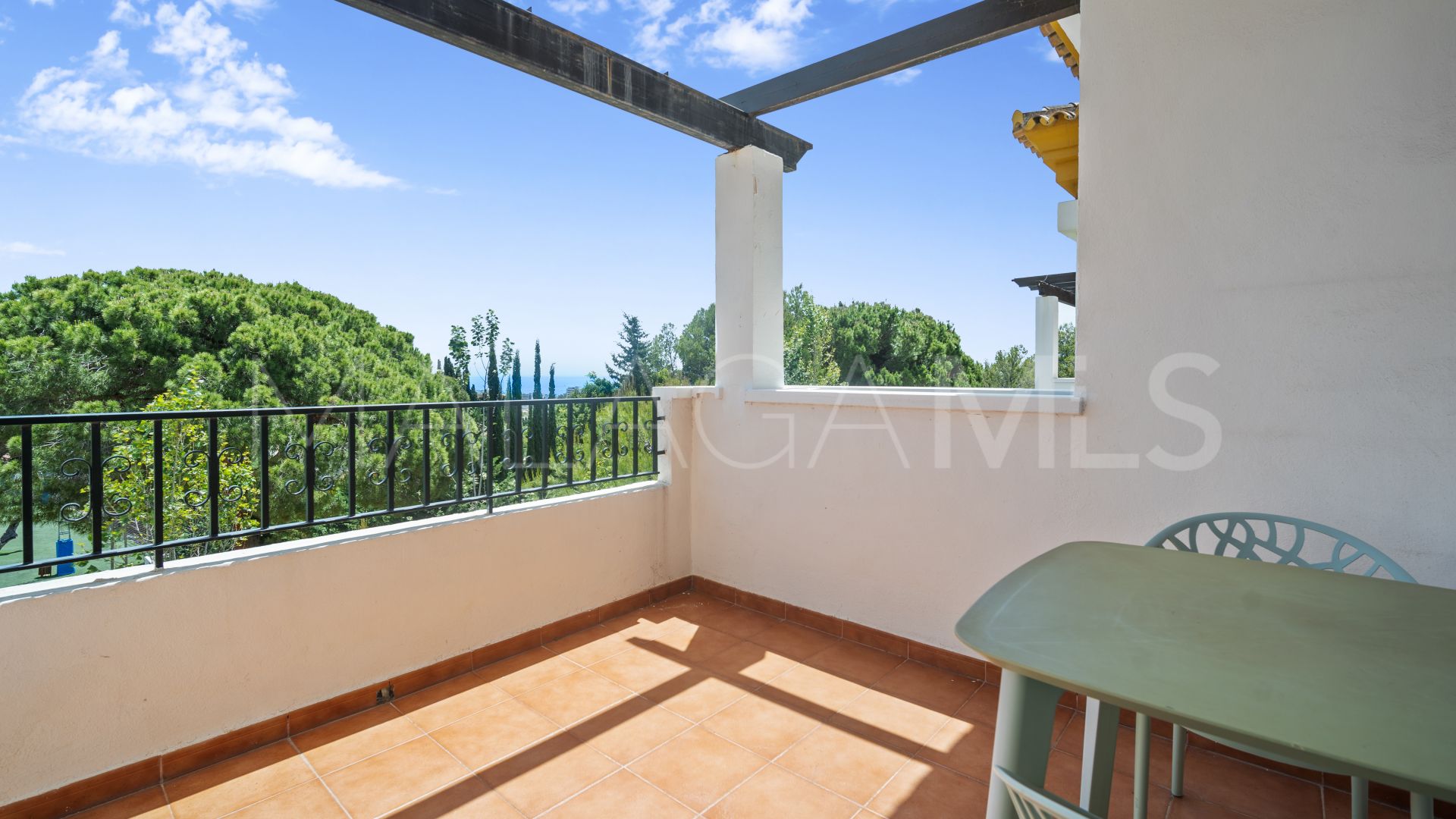 Duplex penthouse for sale in Los Pinos de Nagüeles