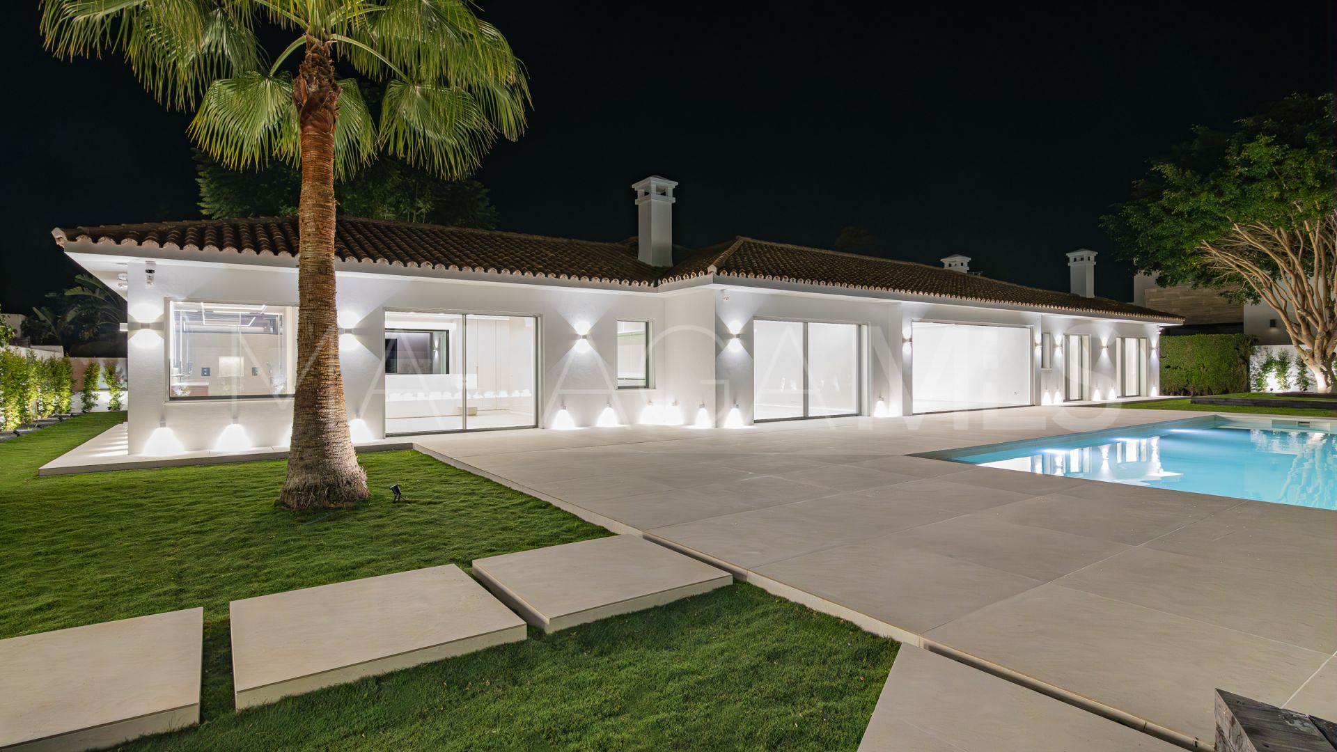 Villa for sale in Guadalmina Alta