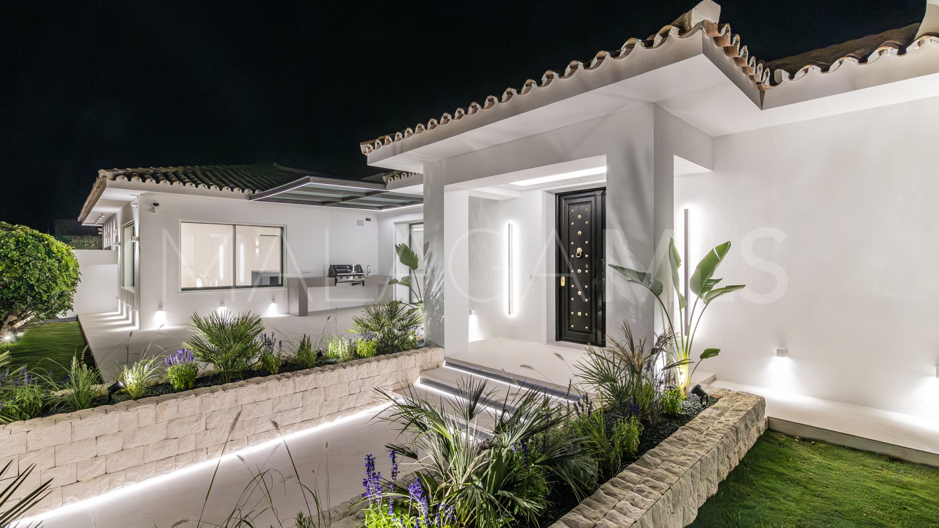 Villa de 4 bedrooms for sale in Guadalmina Alta