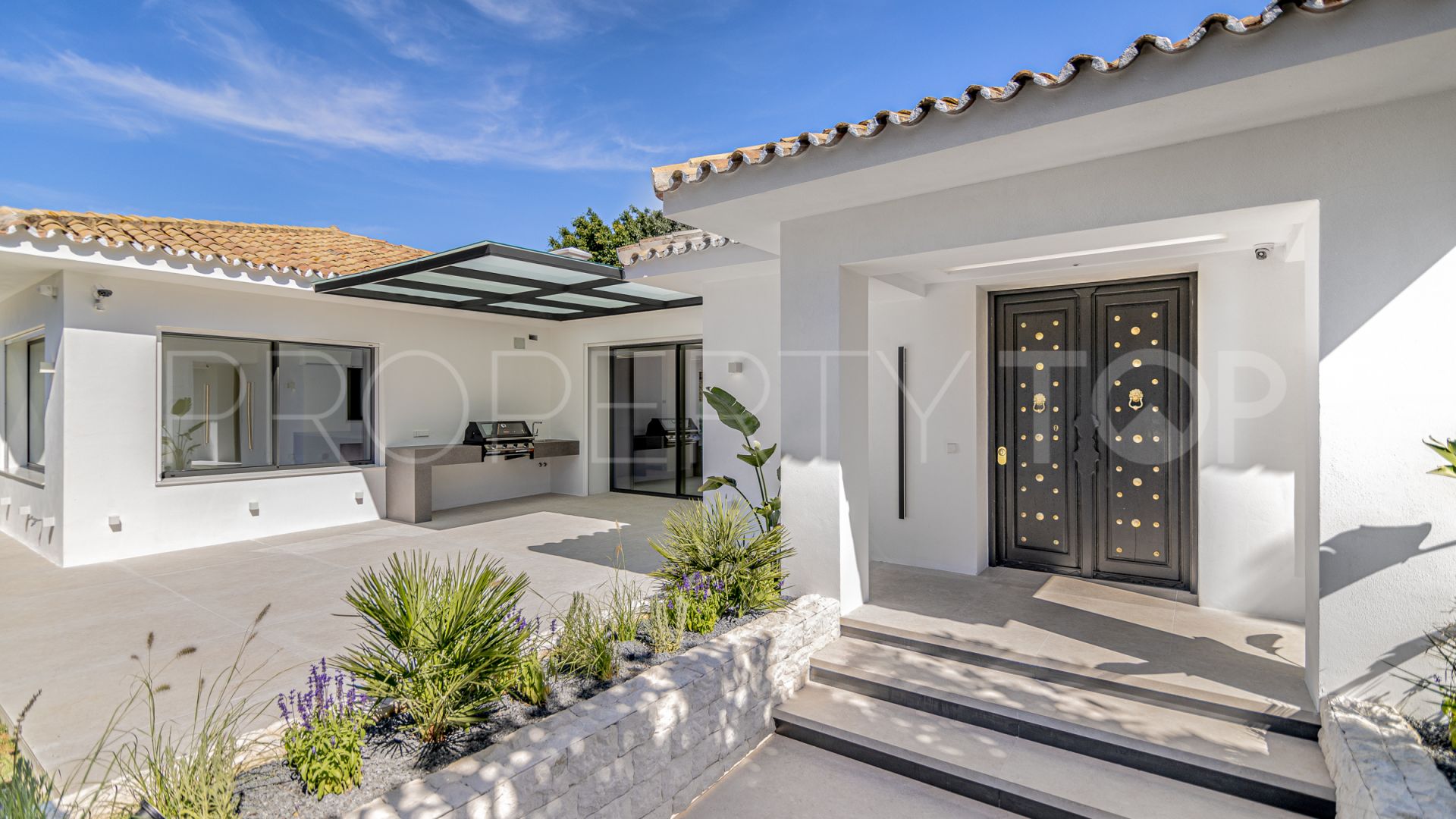 For sale 4 bedrooms villa in Guadalmina Alta