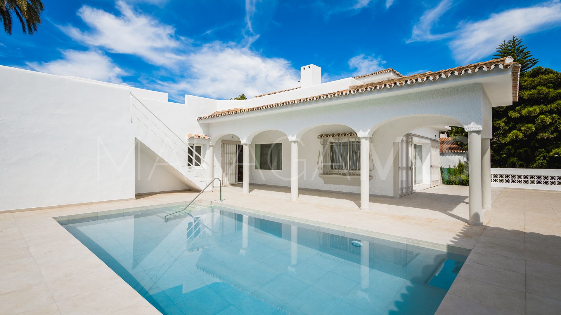 For sale villa in Guadalmina Alta with 6 bedrooms