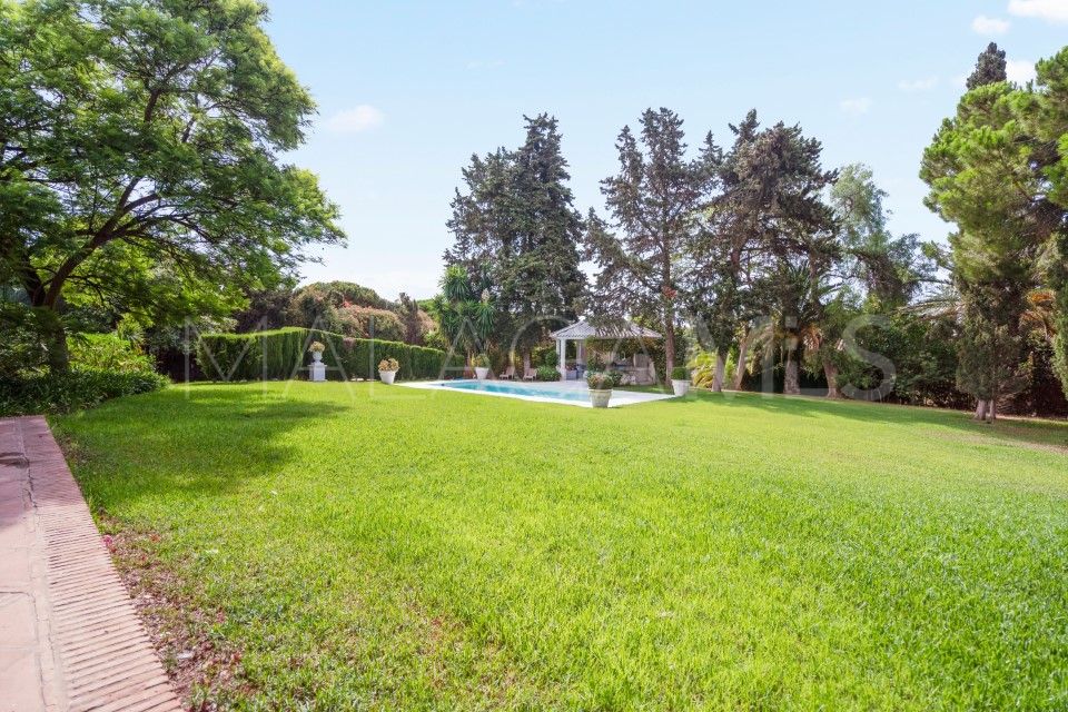 Villa for sale in Calahonda