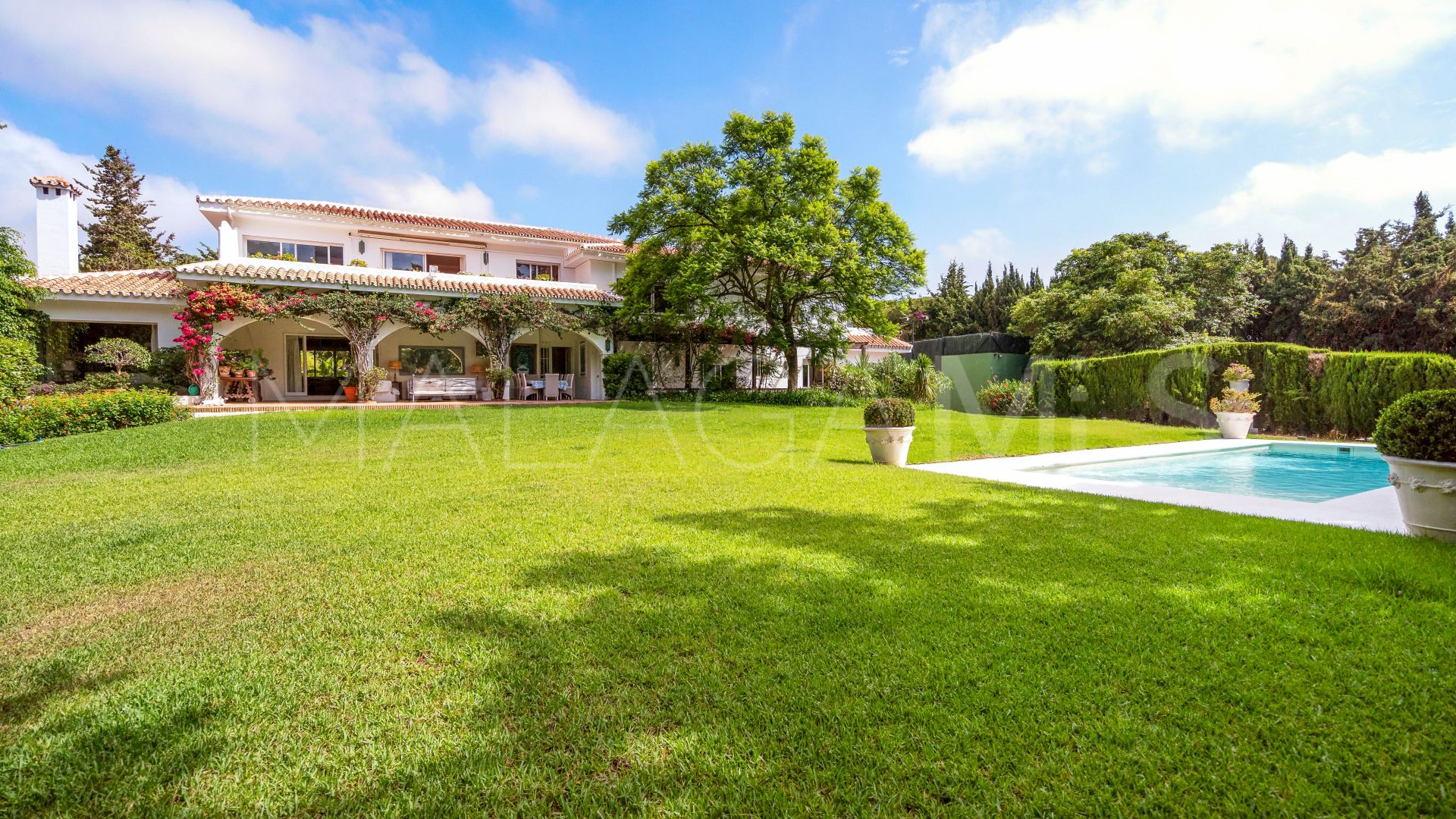 Villa with 7 bedrooms for sale in Calahonda