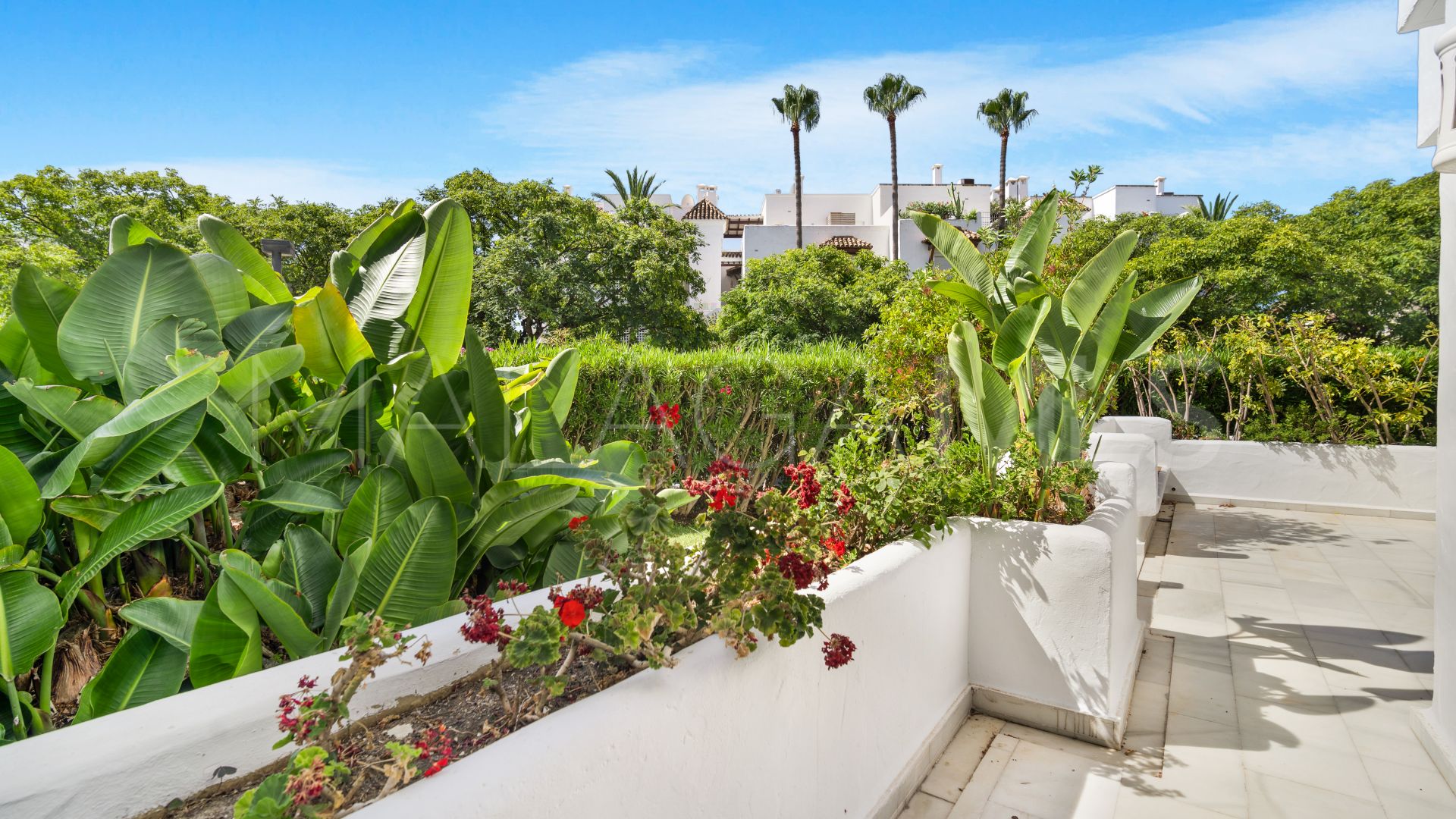 Alhambra del Mar ground floor apartment for sale