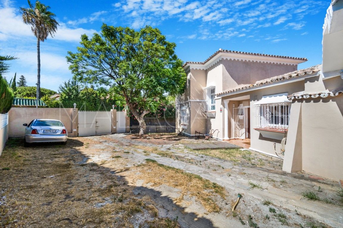 Villa for sale in Guadalmina Alta