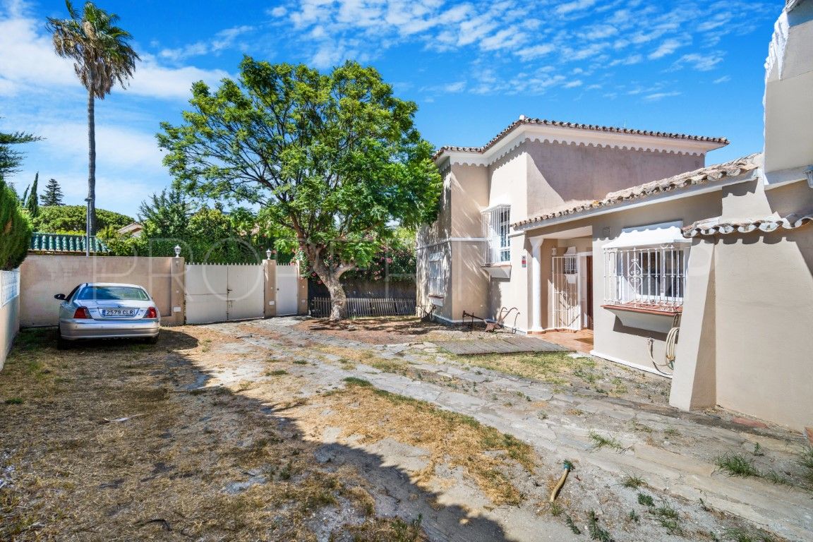 For sale villa in Guadalmina Alta