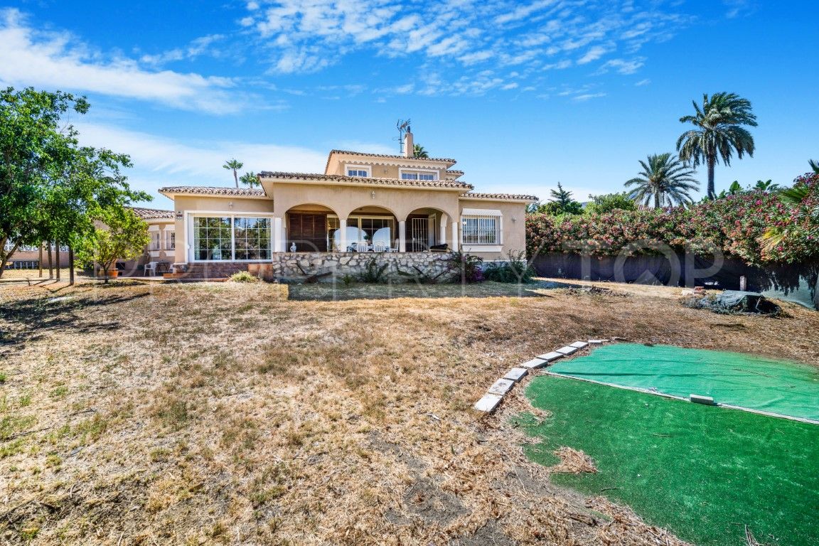 For sale villa in Guadalmina Alta