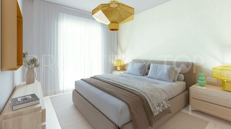 Atico de 2 dormitorios a la venta en Estepona Golf