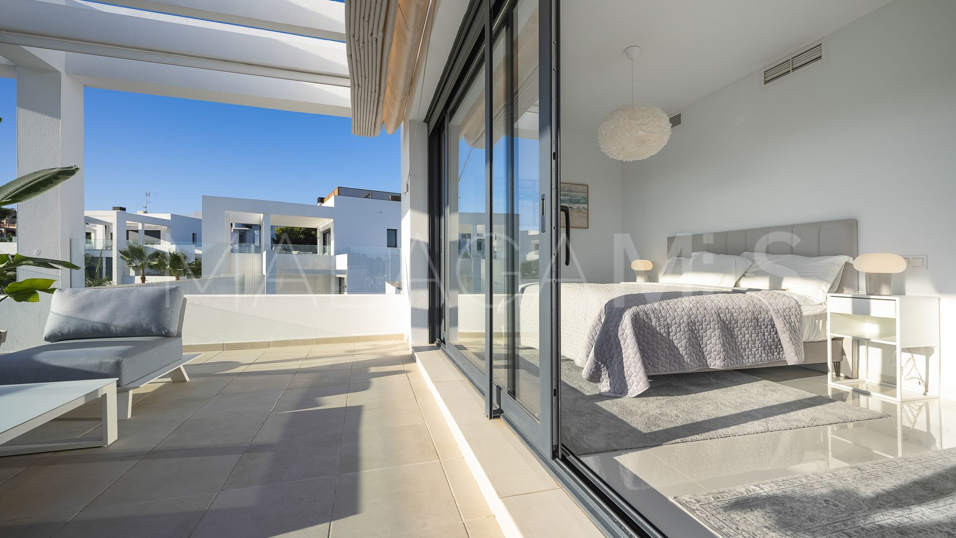 Zweistöckiges penthouse for sale in Atalaya Golf