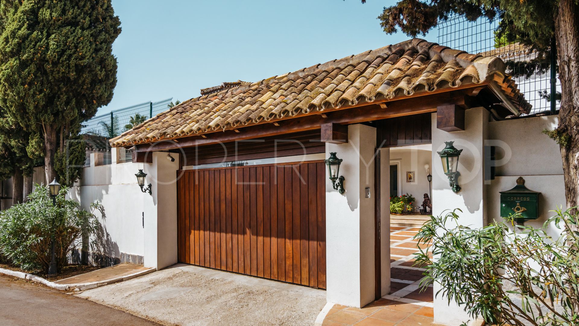 For sale villa in Rocio de Nagüeles with 5 bedrooms