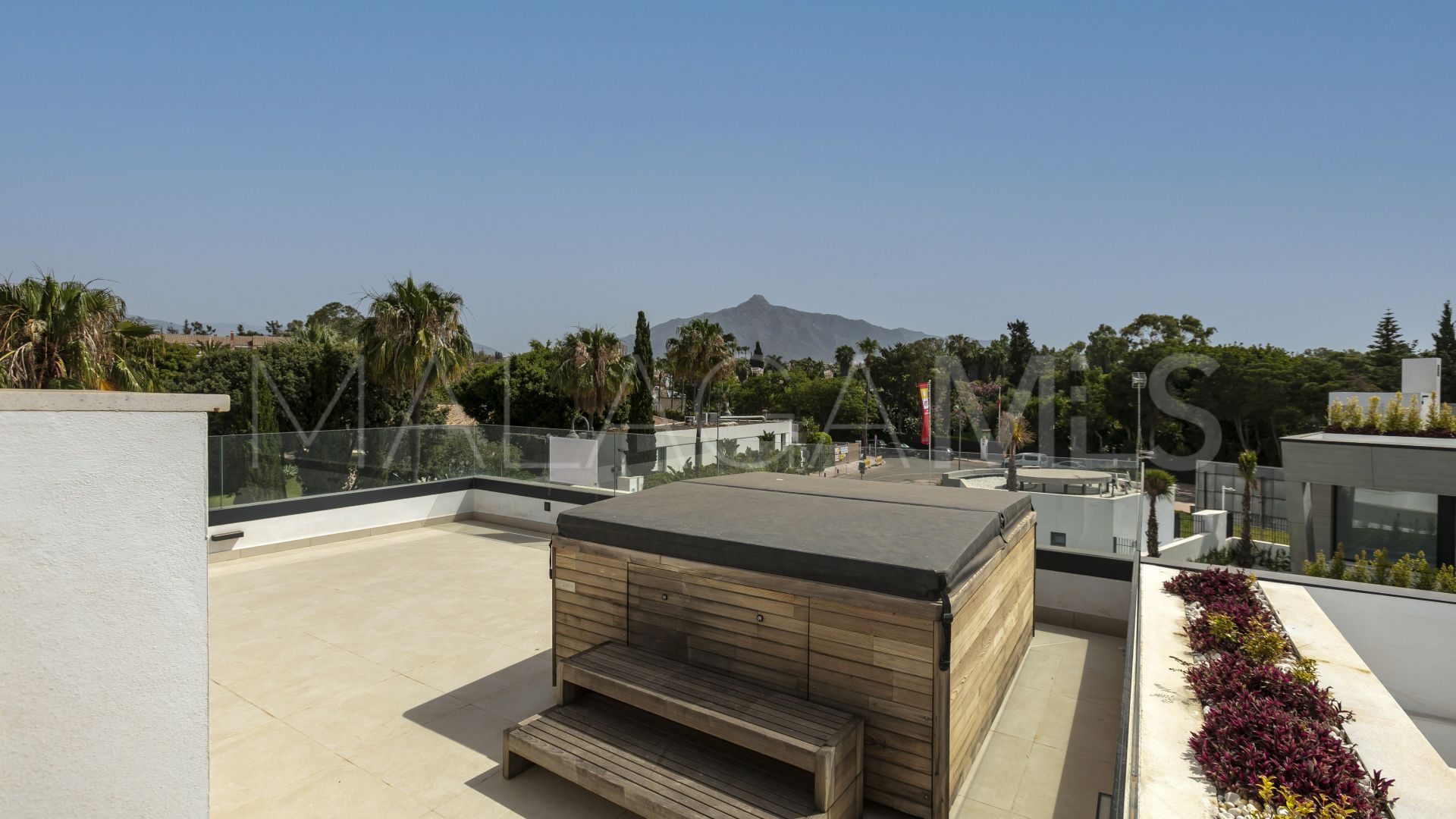 Buy 6 bedrooms villa in Marbella - Puerto Banus
