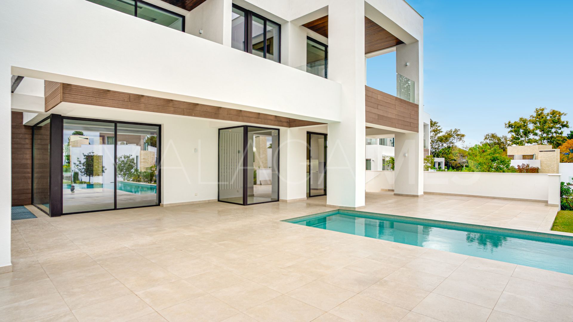 Buy villa de 4 bedrooms in Marbella Golden Mile