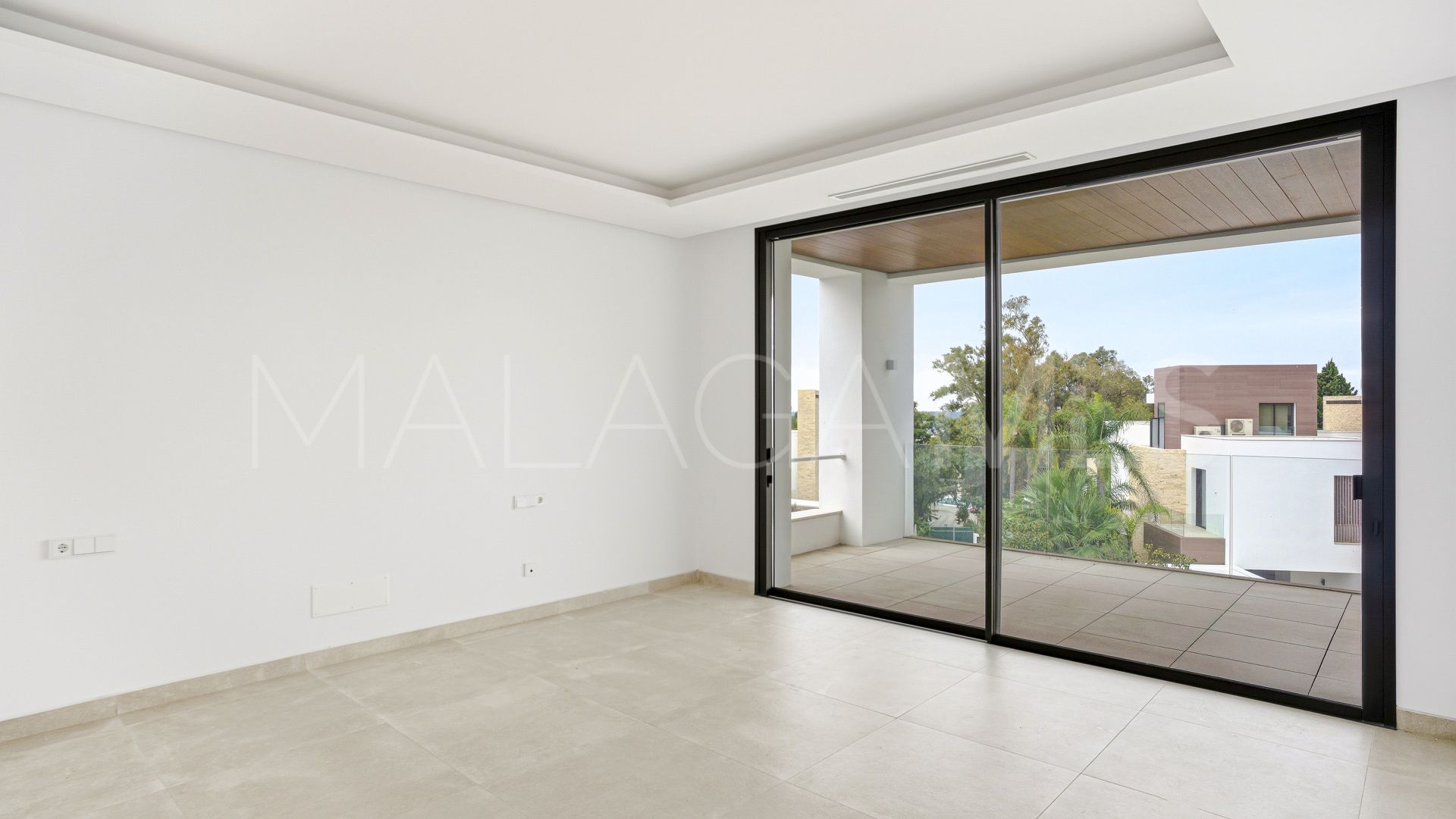 Buy villa de 4 bedrooms in Marbella Golden Mile