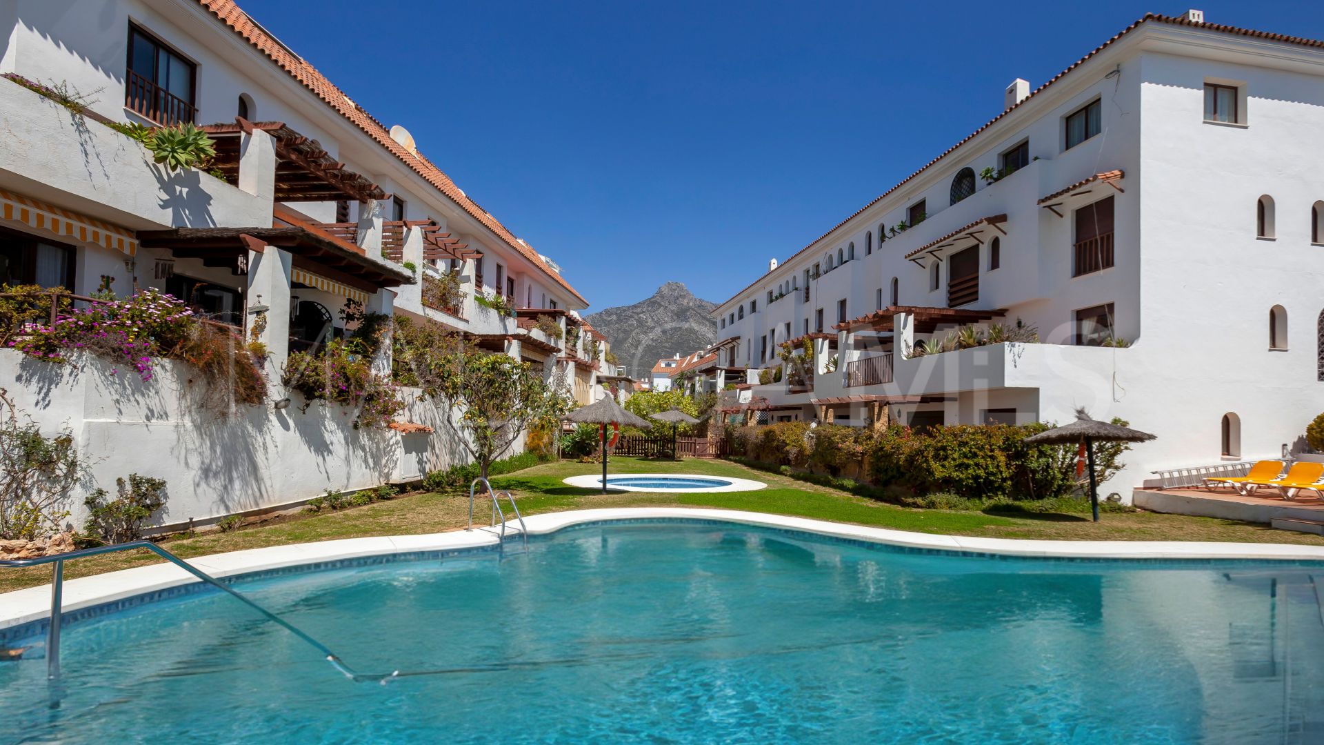 Ground floor apartment for sale in Coto Real II