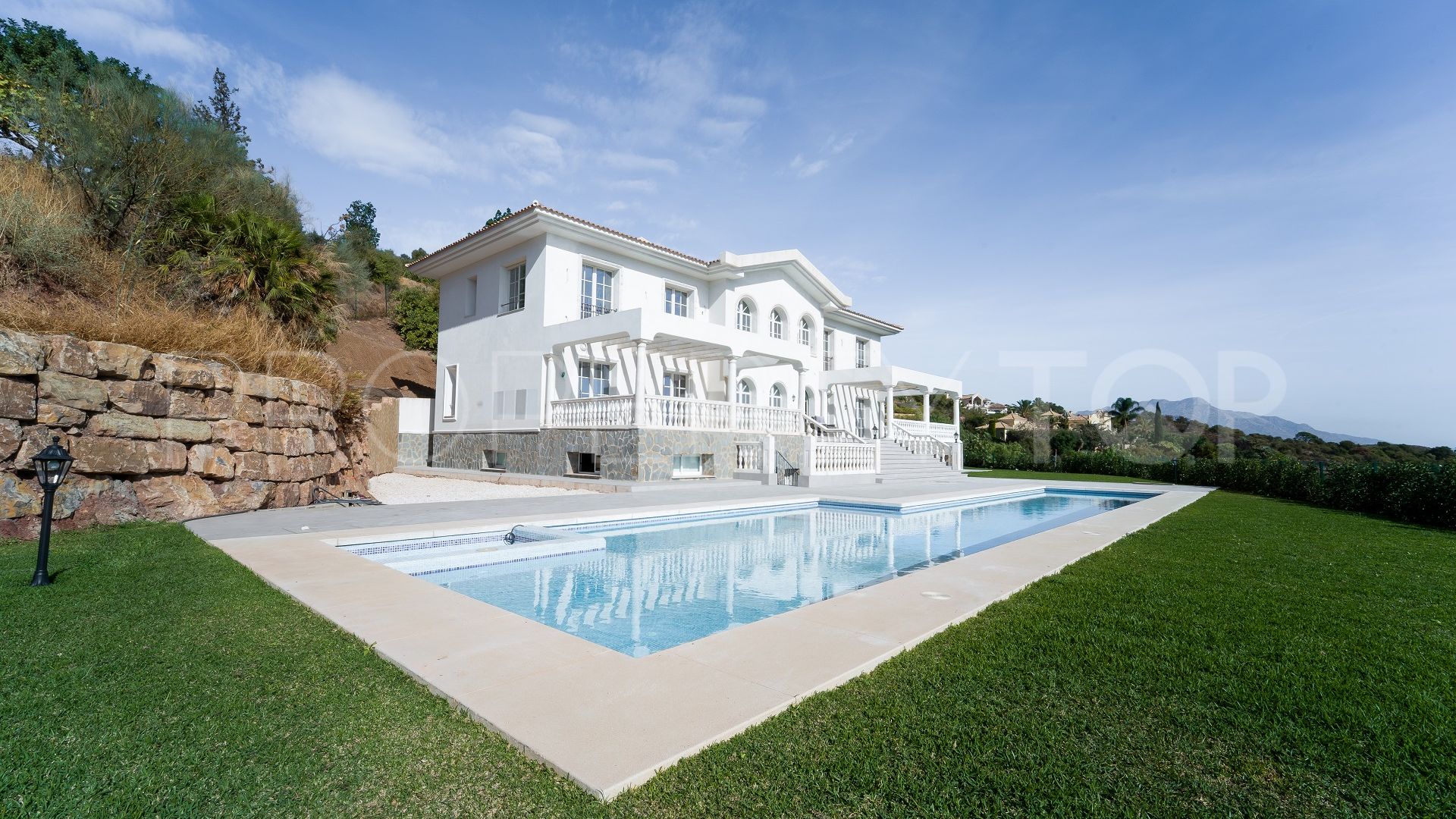 For sale villa with 8 bedrooms in Marbella Club Golf Resort