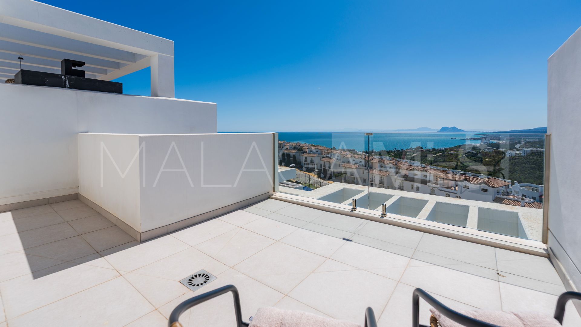 Adosado for sale with 4 bedrooms in Manilva
