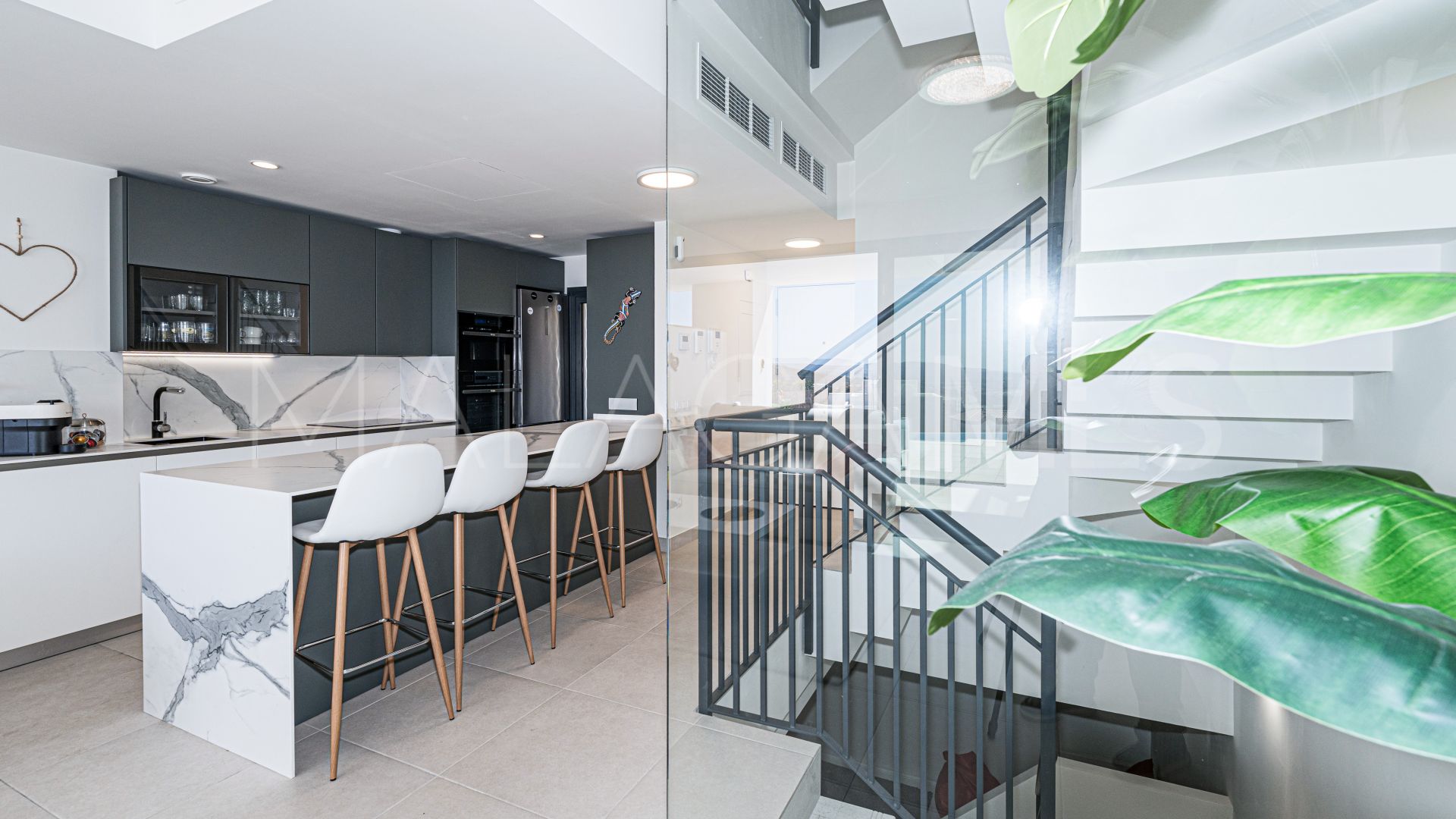 Adosado for sale with 4 bedrooms in Manilva