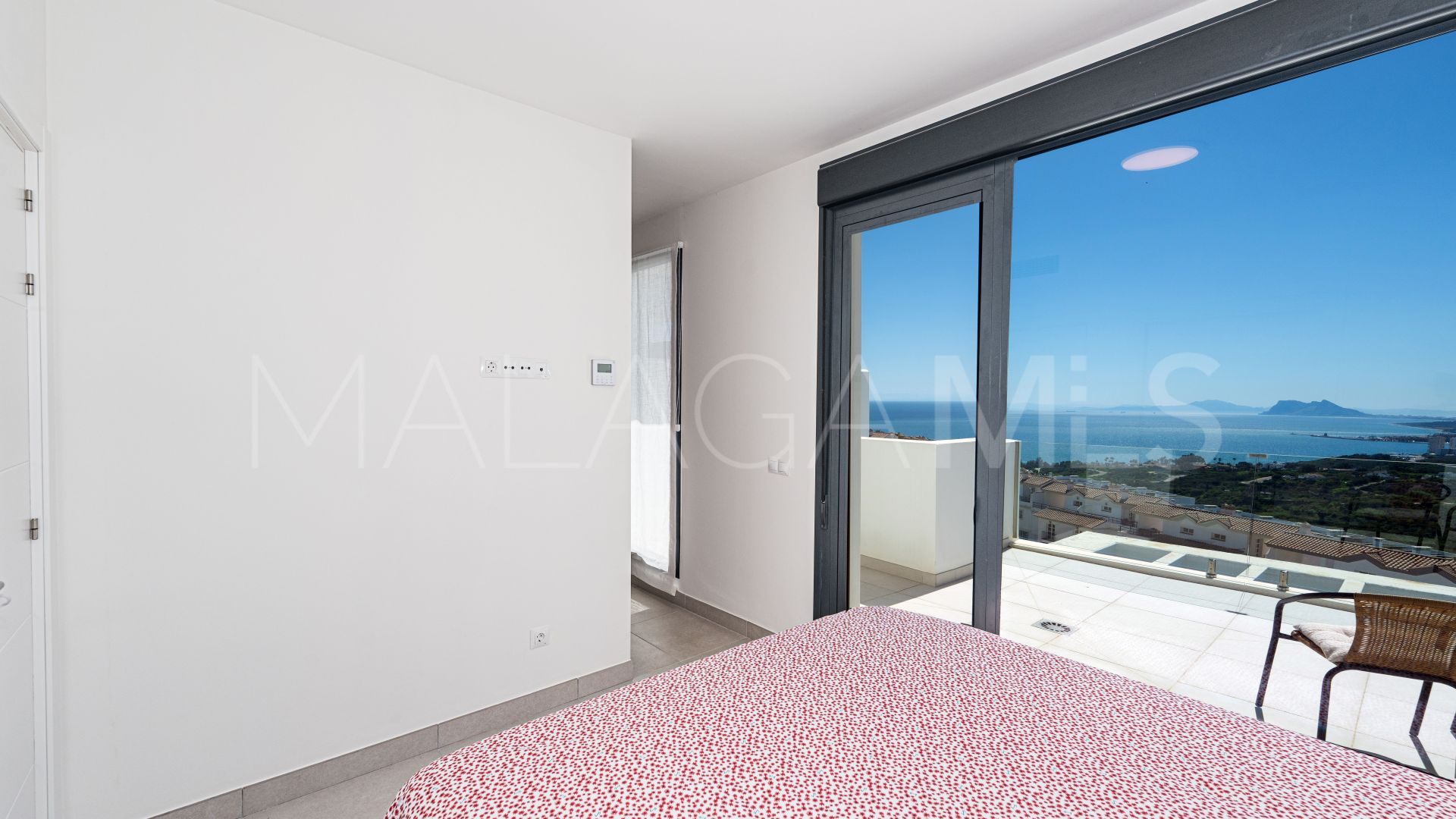 Adosado for sale with 4 bedrooms in Manilva
